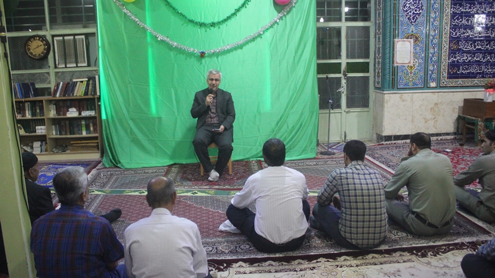 دیداره چهره به چهره فرماندار با مردم روستای ازنوجان شهرستان خمین برگزار شد