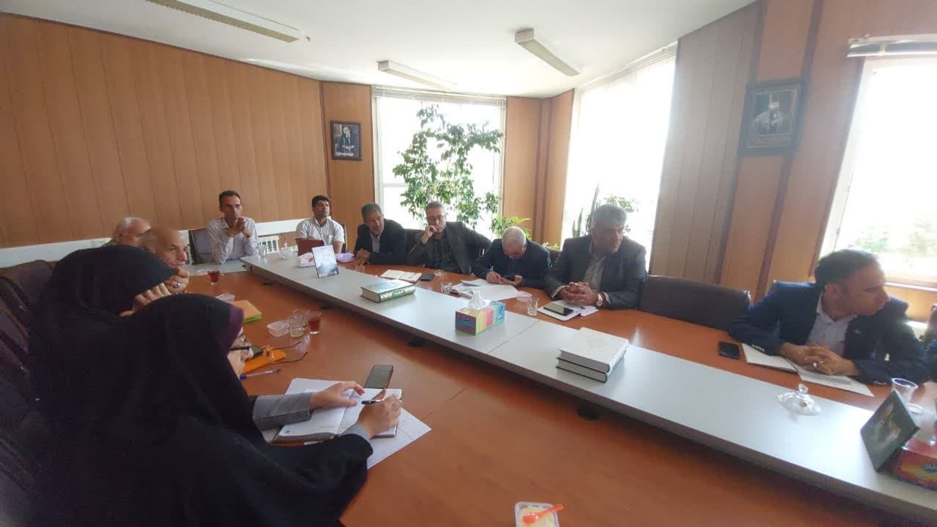 جلسه ای پیرامون بررسی مسائل و مشکلات روستاهای کهک، کندج و دربر در دفتر فرمانداری به ریاست محمد رضا رضایی فرماندار شهرستان تفرش و با حضور مسئولین مربوطه ودهیاران و اعضای شورای روستاها تشکیل و برگزار شد.