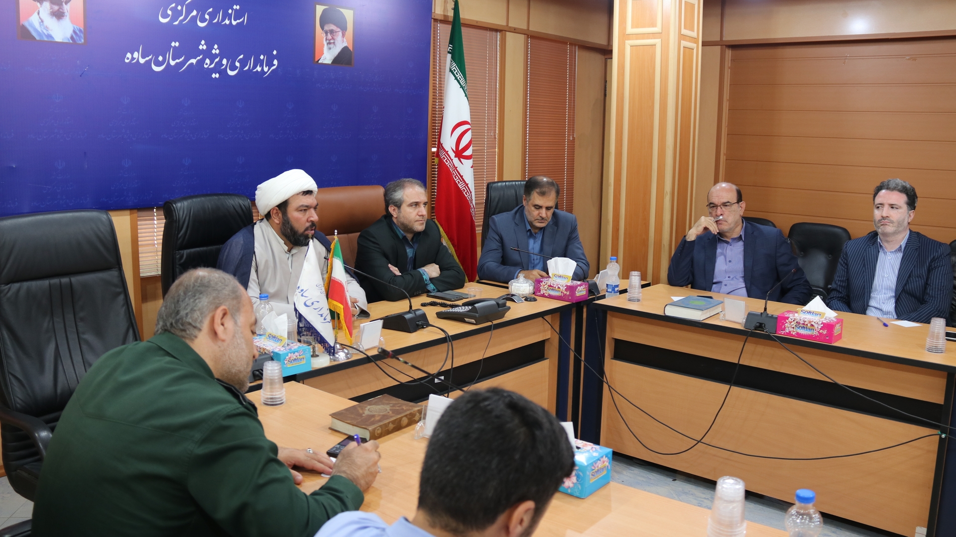 جلسه بررسی و گذر از بحران کمبود آب در بخش کشاورزی شهرستان ساوه