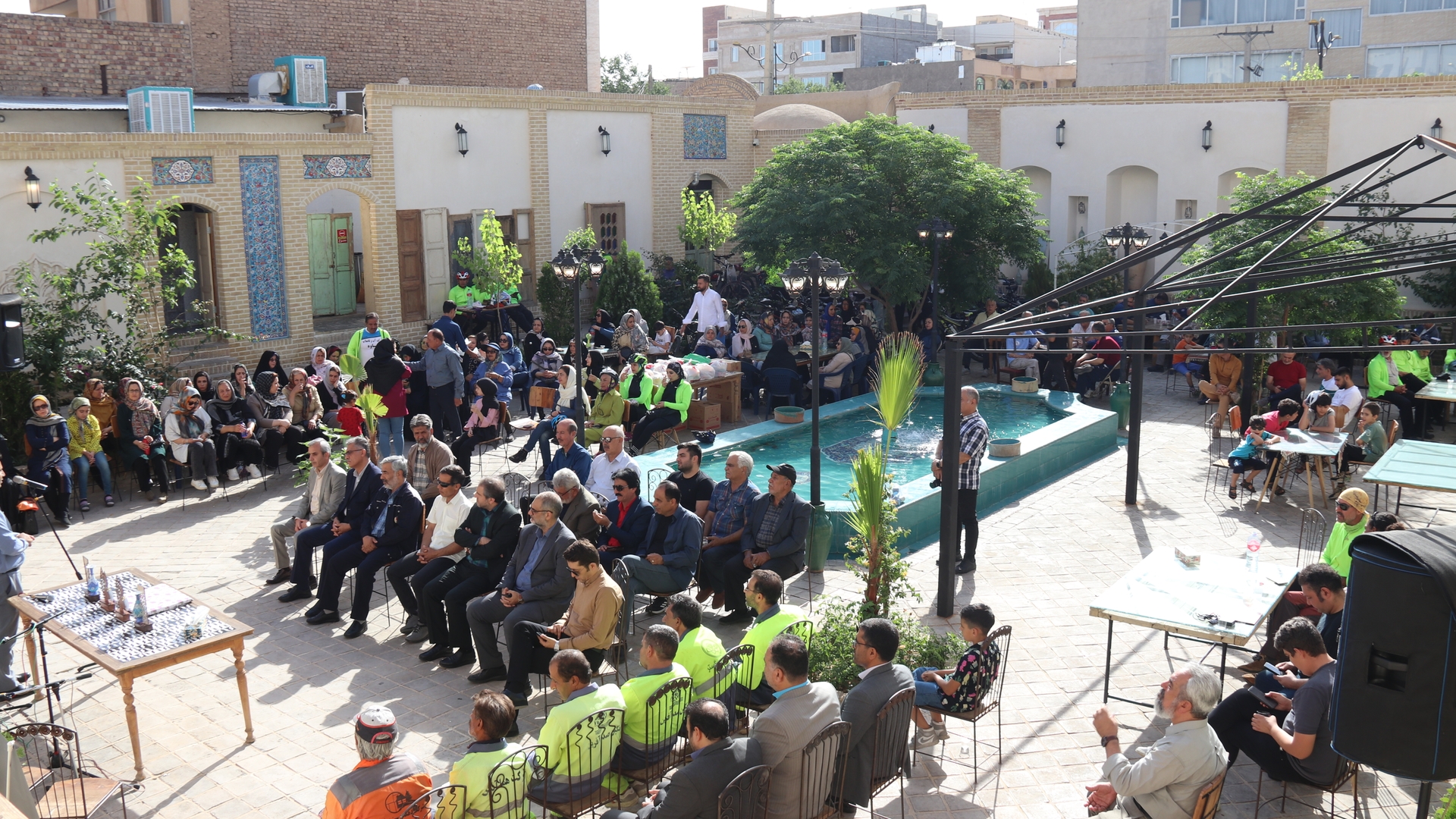 تجلیل از حافظان طبیعت و پاکبانان