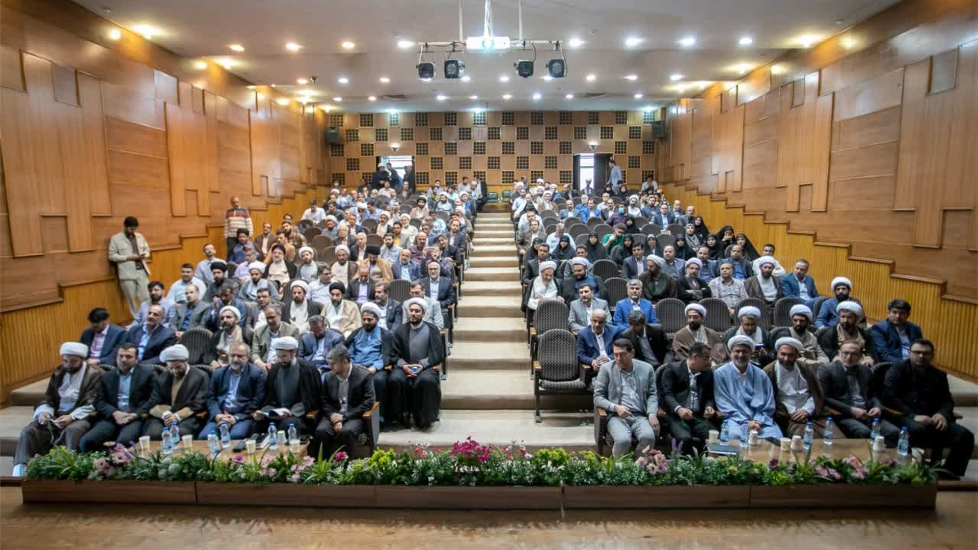 🔸آیین تکریم و معارفه رییس نهاد نمایندگی مقام معظم رهبری در دانشگاه‌های استان مرکزی با حضور استاندار مرکزی، نماینده مقام معظم رهبری در دانشگاه‌ها، فرمانده سپاه روح‌الله، روسای دانشگاه‌ها و دانشگاهیان استان مرکزی در دانشگاه اراک برگزار شد