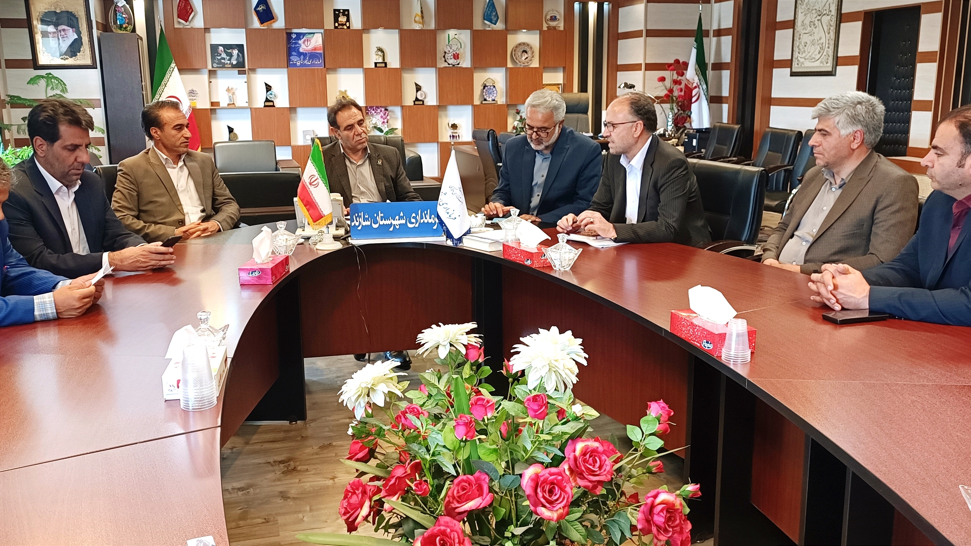 برگزاری آیین تکریم و معارفه رییس جدید اداره ثبت اسناد و املاک شهرستان شازند .