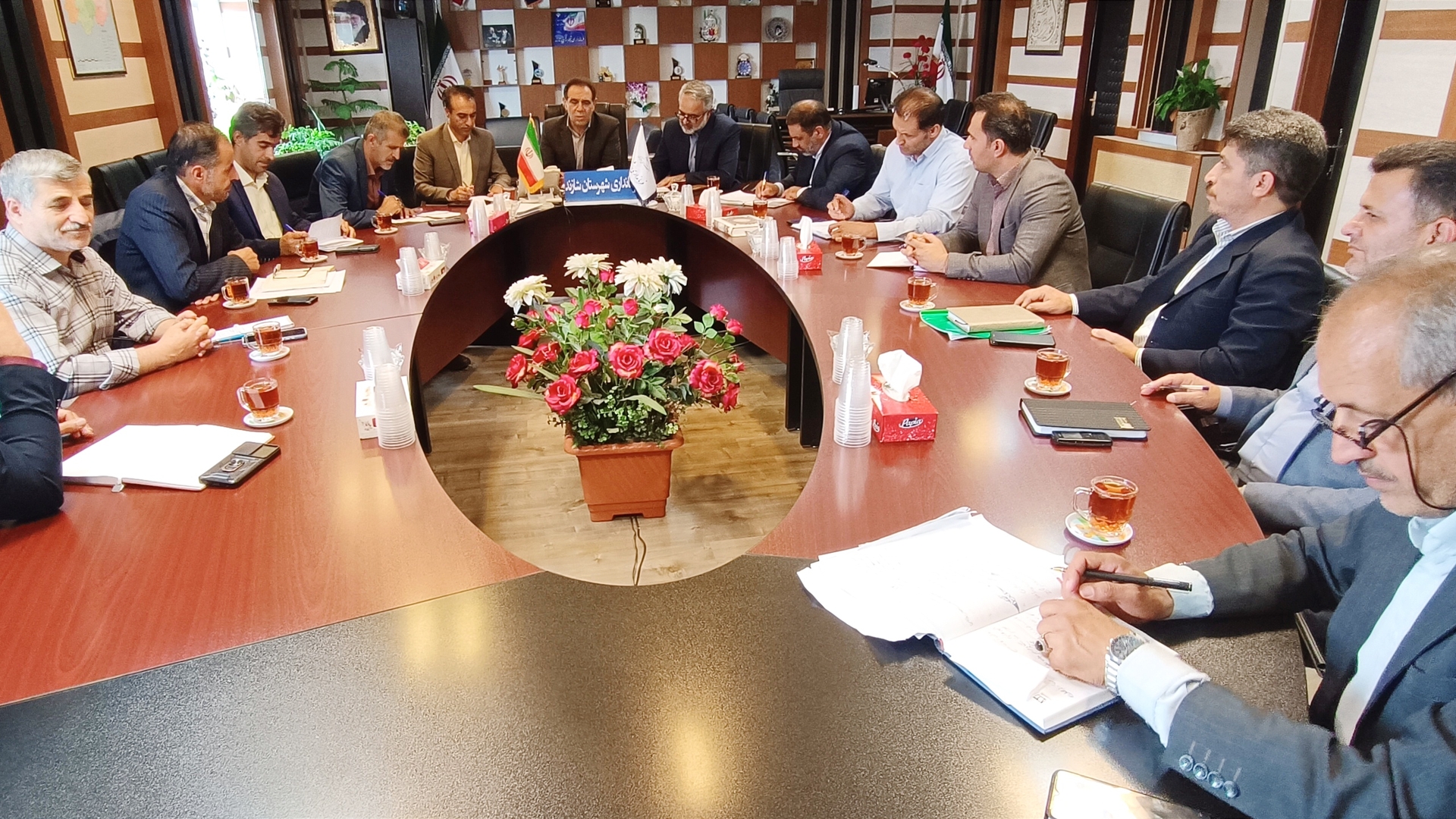 بررسی مسائل و مشکلات شهر هندودر به ریاست سرپرست فرمانداری شهرستان شازند