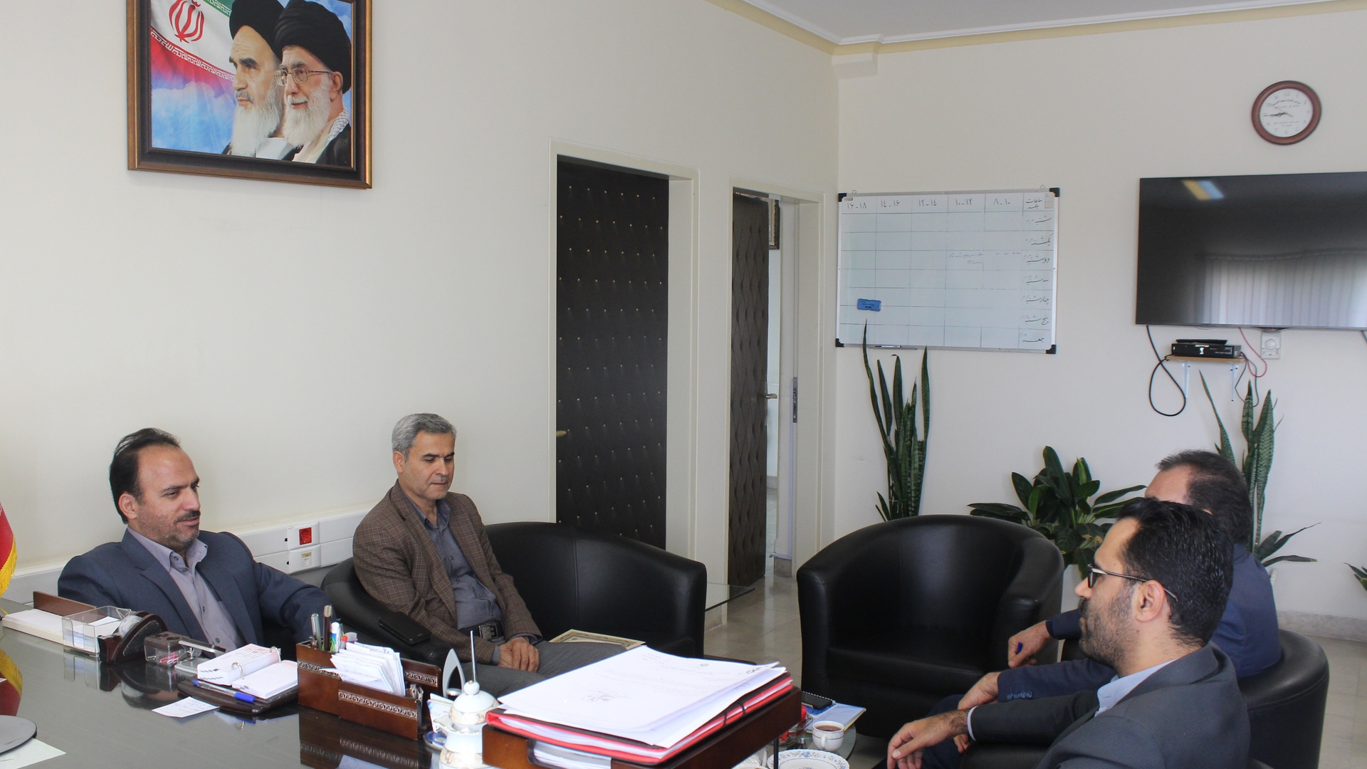 نشست با مدیرکل غله و خدمات بازرگانی استان.