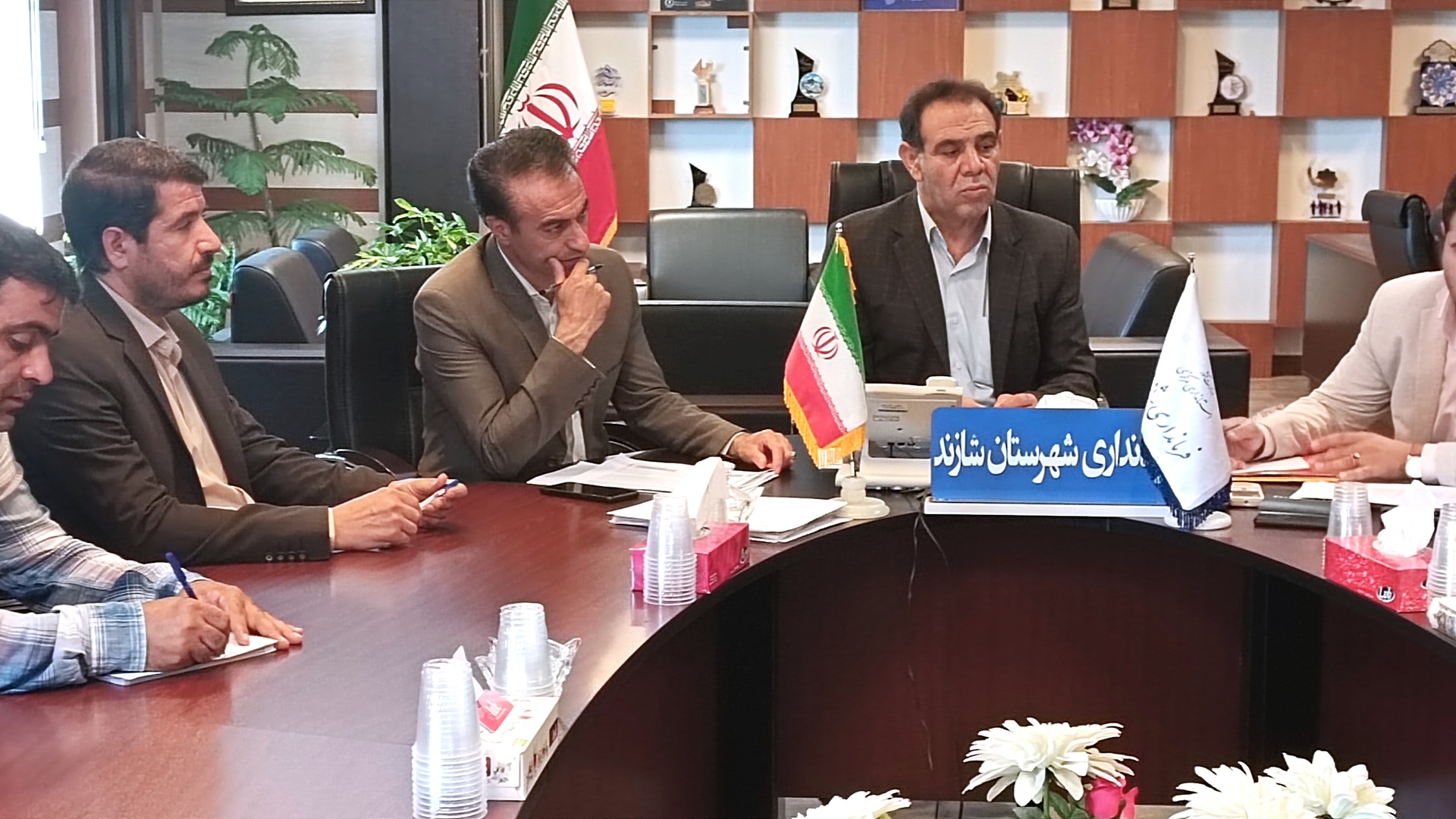 برگزاری جلسه بررسی وضعیت اعتبارات روستاهای فاقد دهیاری .