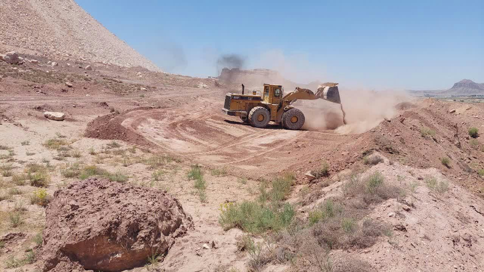 بررسی میدانی  روند اجرای عملیات مهار سیلاب در نقاط مختلف شهرستان