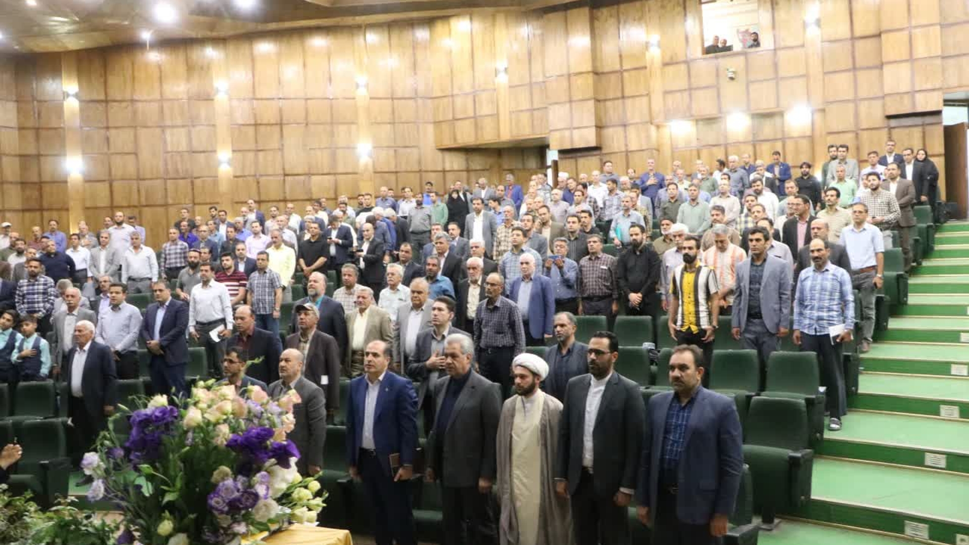 شرکت در همایش تجلیل از تولیدکنندگان برتر و نمونه بخش کشاورزی در استان مرکزی.