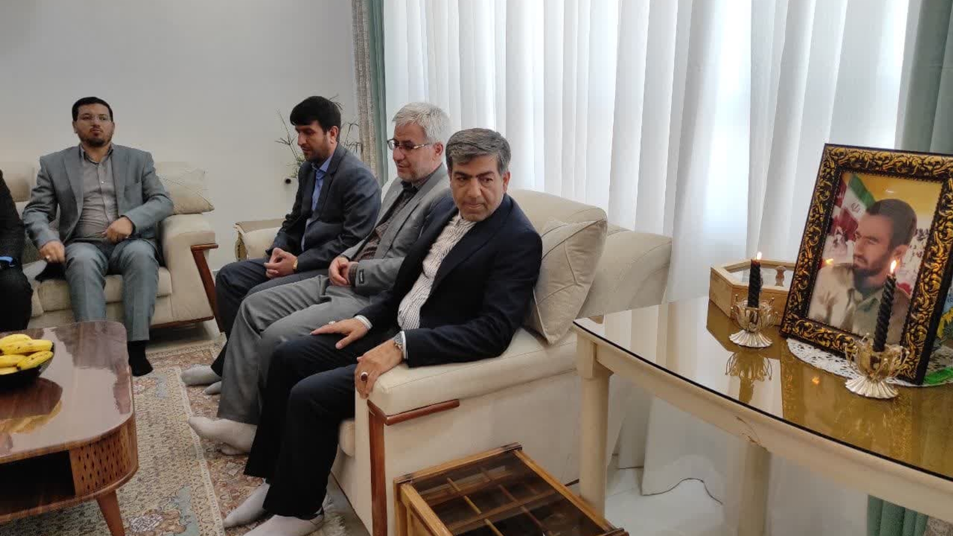 مدیرعامل صندوق بیمه اجتماعی کشاورزان، روستائیان و عشایر کشور با خانواده شهید علیرضا قاسمی دیدار کرد