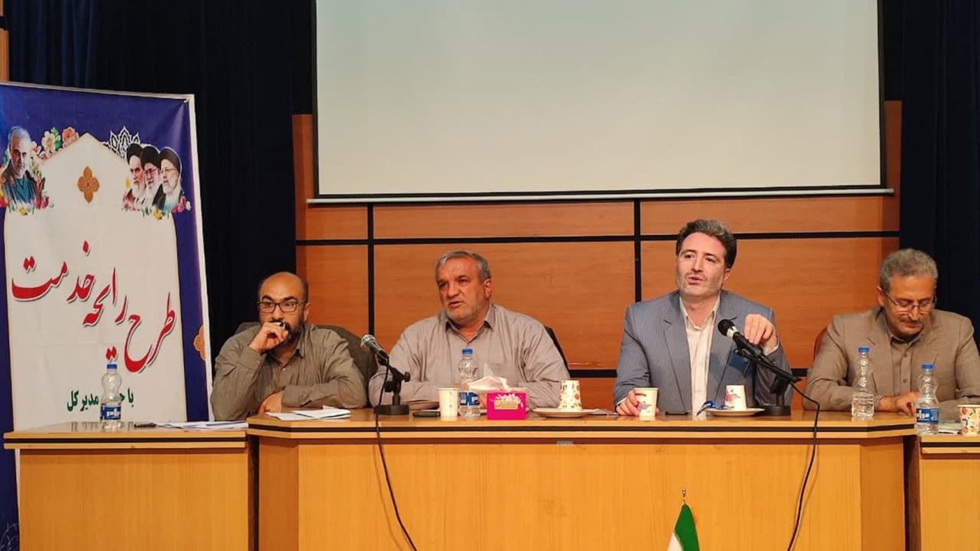 رایحه ی خدمت اداره کل بنیاد مسکن انقلاب اسلامی استان مرکزی