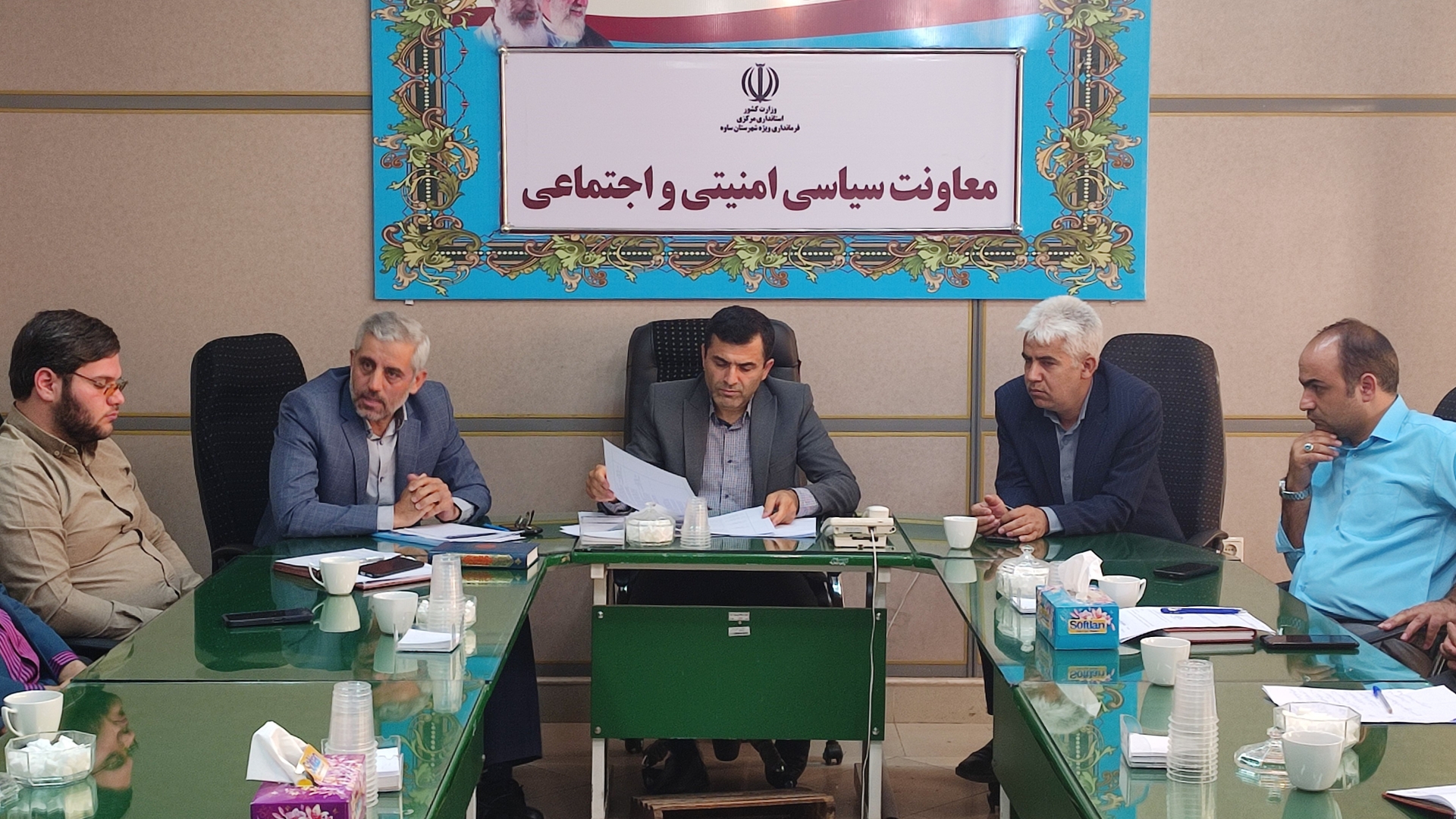 جلسه توانمند سازی محله های کم‌برخوردار