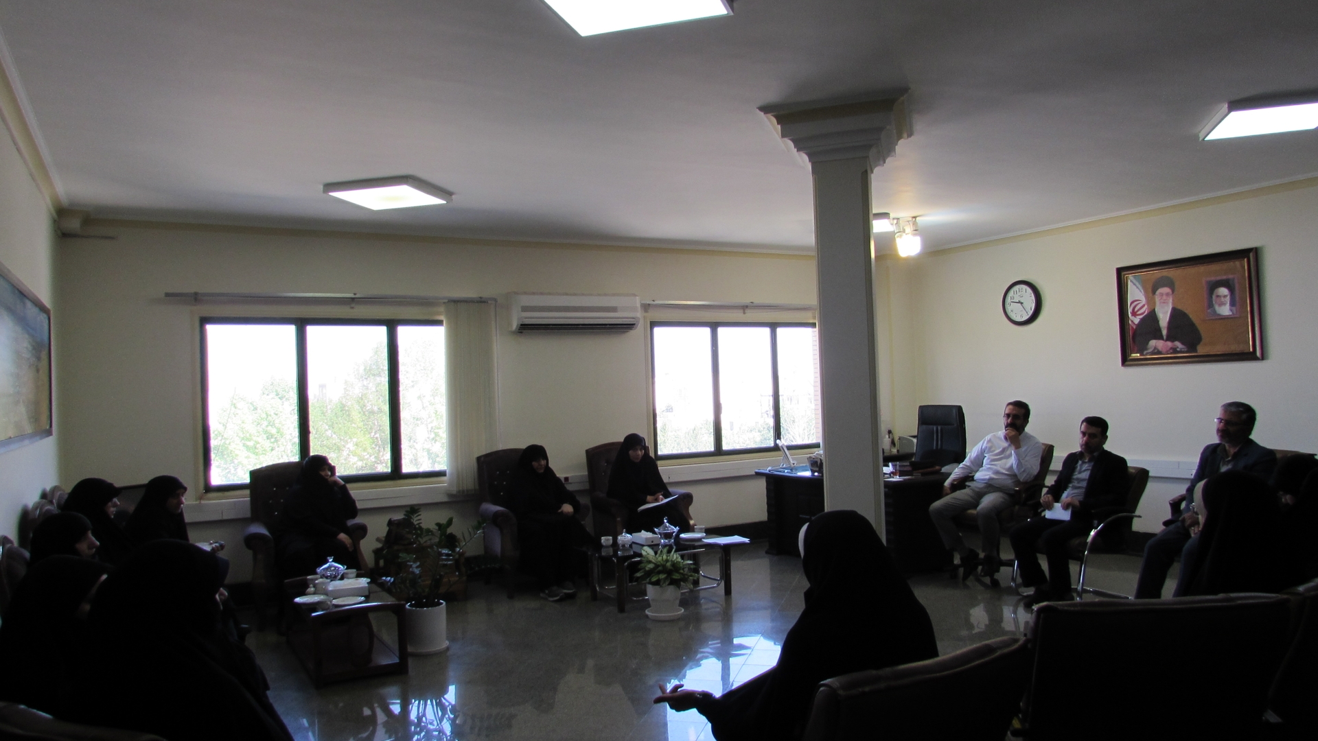 نشست با خواهران معترض به  وضعیت حجاب در جامعه