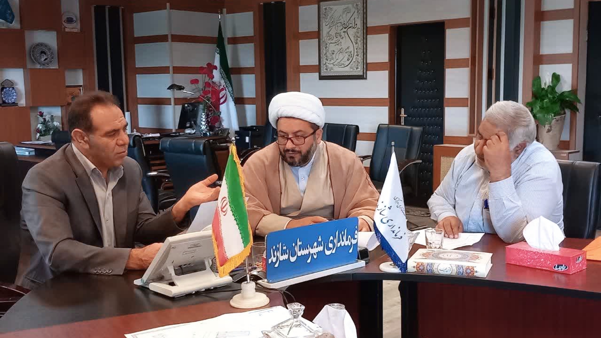 دیدار و نشست سرپرست فرمانداری با رئیس اداره اوقاف و امور خیریه شهرستان شازند