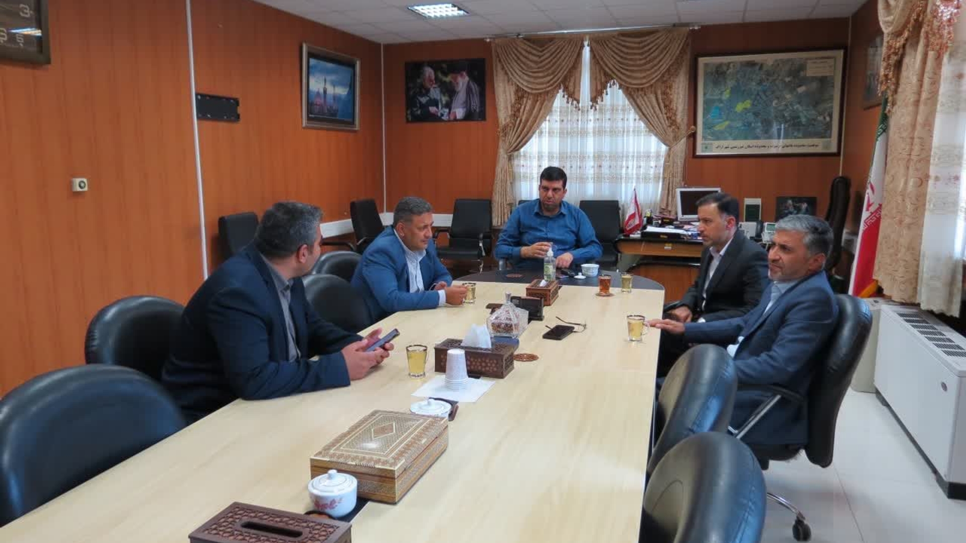 نشست هیات تطبیق مصوبات شوراهای اسلامی برگزار شدجلسه هیات تطبیق مصوبات شوراهای اسلامی شهرهای شهرستان  اراک  به ریاست هادی  فرماندار شهرستان اراک