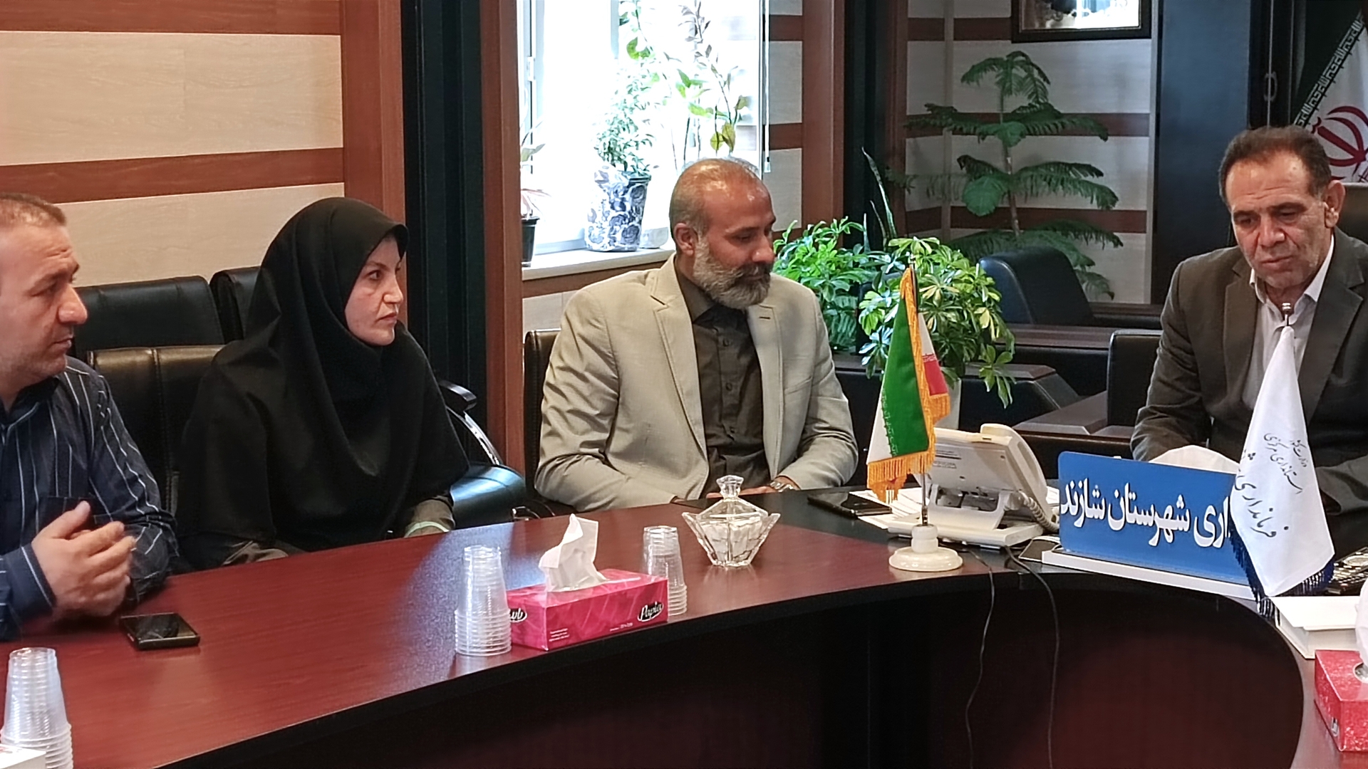 دیدار و نشست سرپرست فرمانداری شهرستان شازند با شهردار و اعضای شورای اسلامی شهر آستانه.