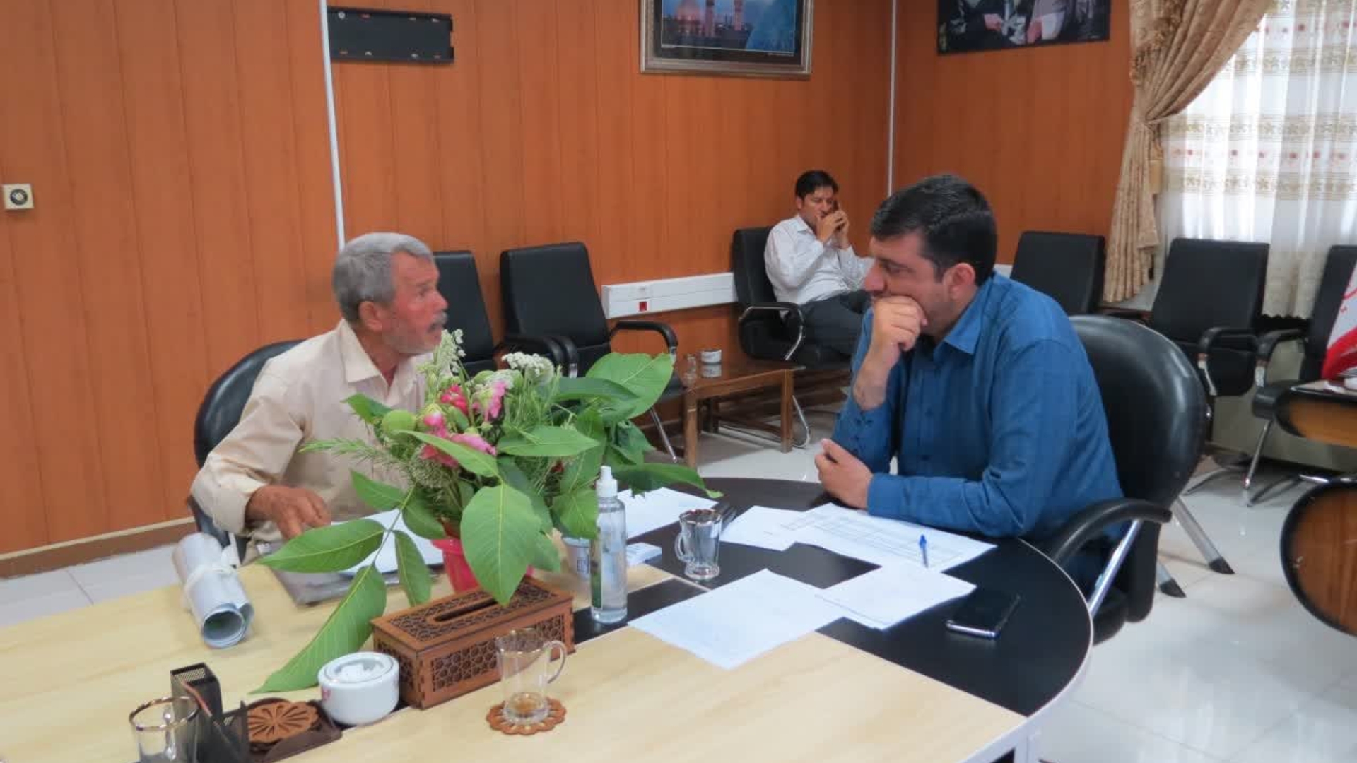 ‍ ‍ ملاقات عمومی  فرماندار شهرستان اراک با شهروندان برگزار شد
صبح دوشنبه ۵ تیر ماه  ا۴۰۲ دیدار و ملاقات عمومی  هادی فرماندار اراک با شهروندان در راستای پاسخگویی ، راهنمایی و حل مشکلات مردمی در محل دفتر فرماندار برگزار شد