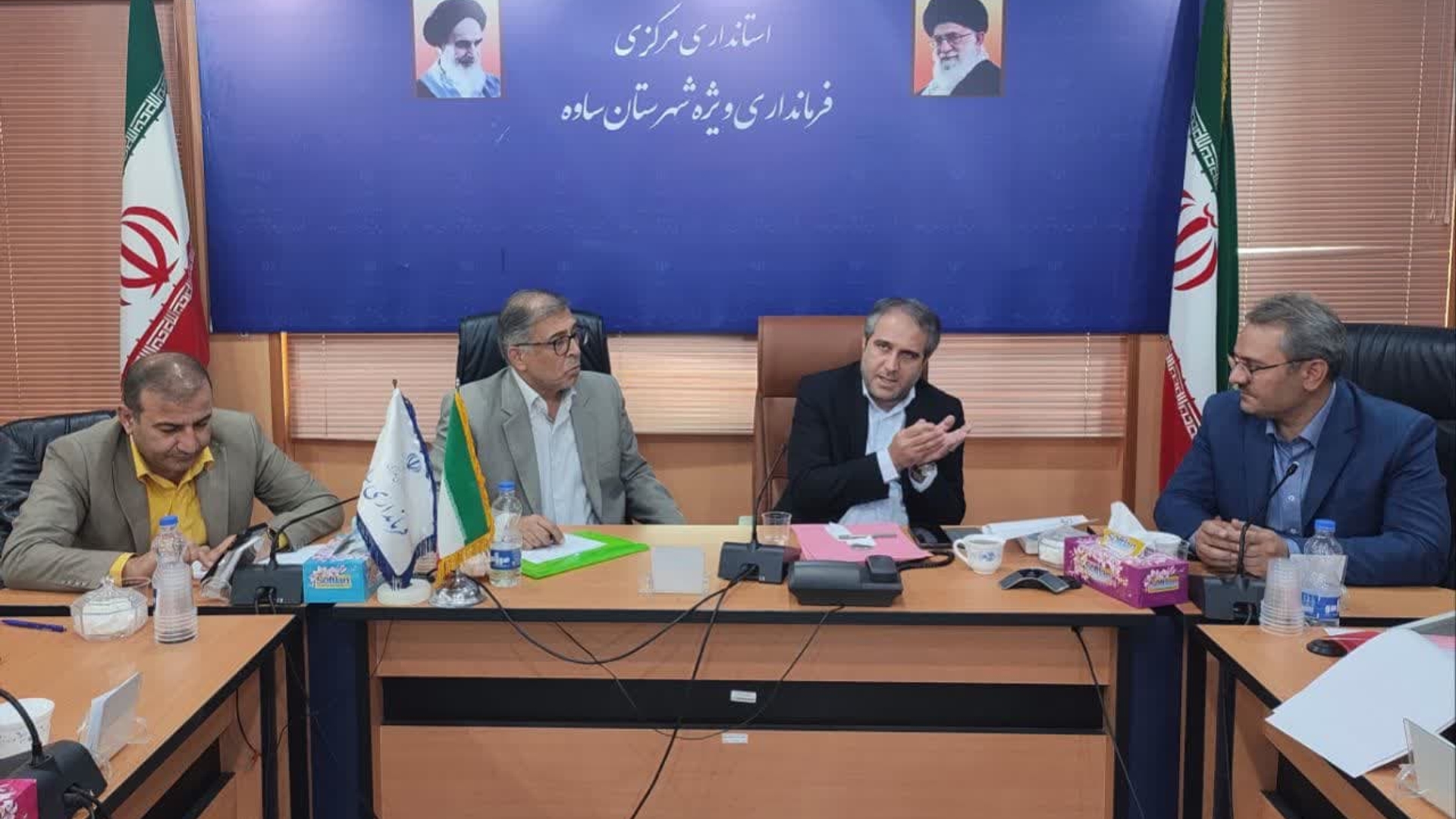 جلسه بررسی ایجاد ساختمان اداره امور مالیاتی شهرستان ساوه
