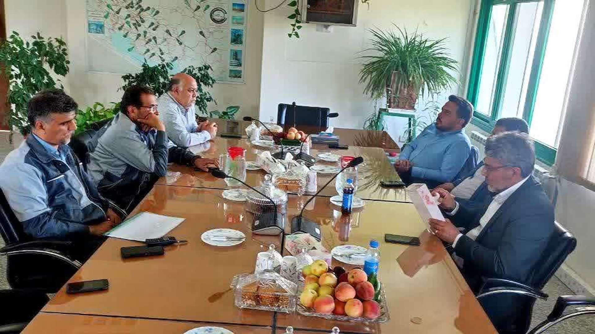 بازدید فرماندار  از کارخانه سیمان خاکستری زرندیه به مناسبت روز صنعت و معدن و بررسی مشکلات مجموعه از نزدیک