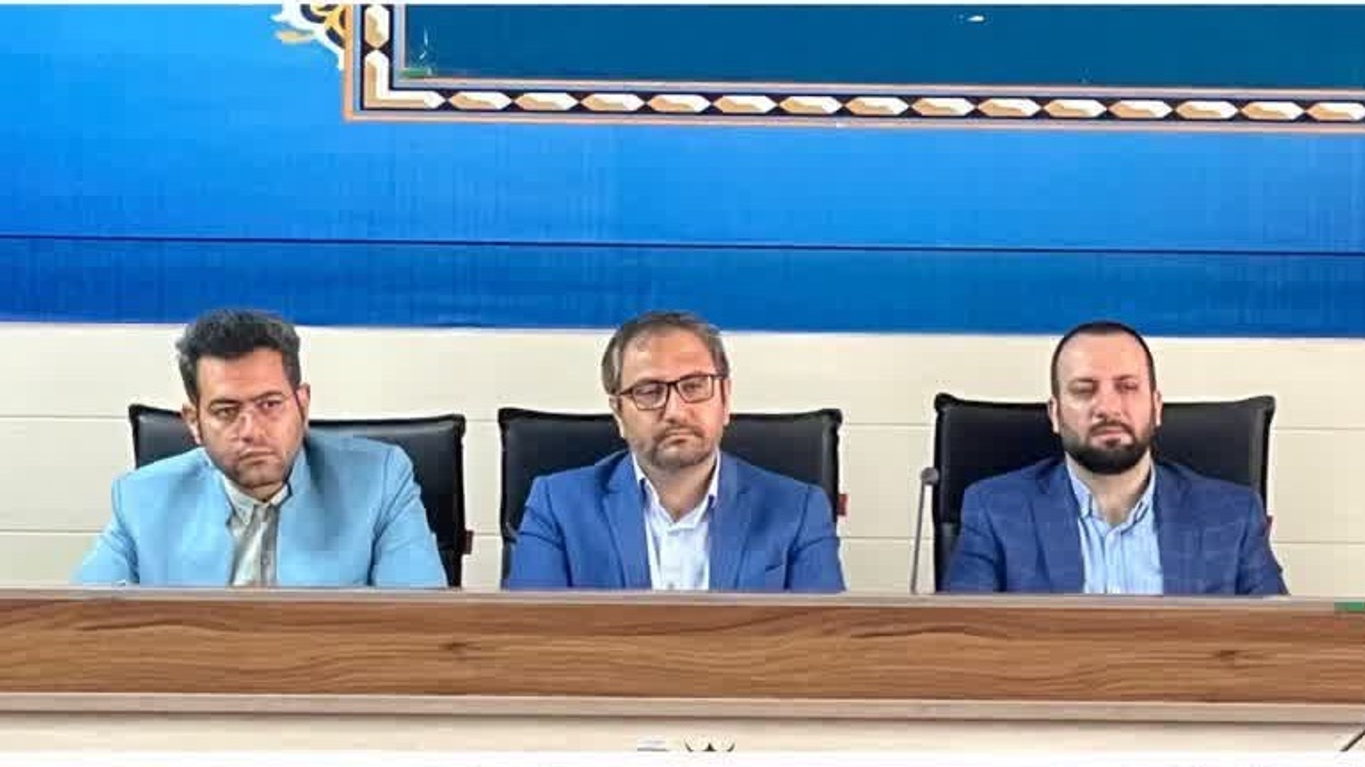 جلسه هم اندیشی رفع مشکلات و موانع نقشه برداری اراضی کشاورزی شهر و روستاهای شهرستان کمیجان برگزار گردید.