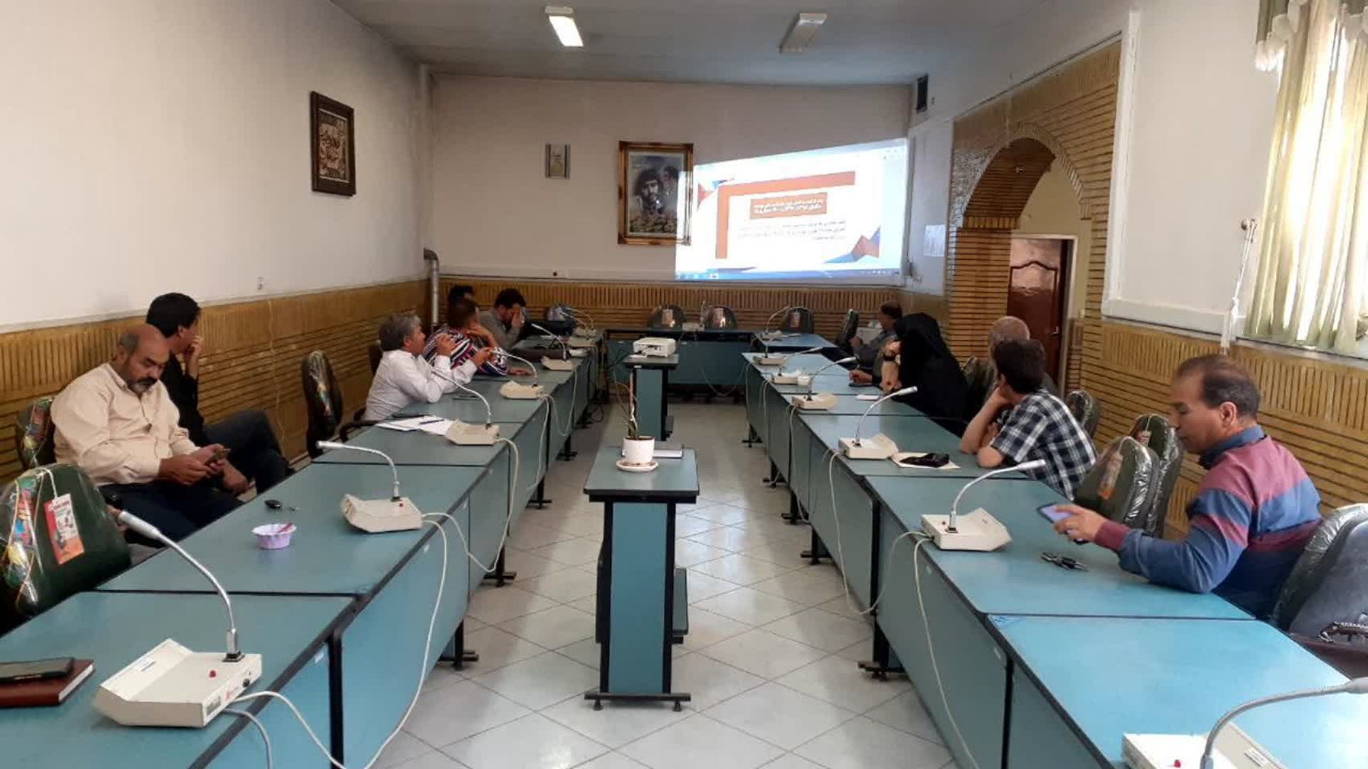 برگزاری کارگاه آموزشی با عنوان قانون رسیدگی به تخلفات اداری، قانون سلامت اداری، تجربه نگاری ویژه دهیاران بخش های مرکزی و زاویه شهرستان زرندیه