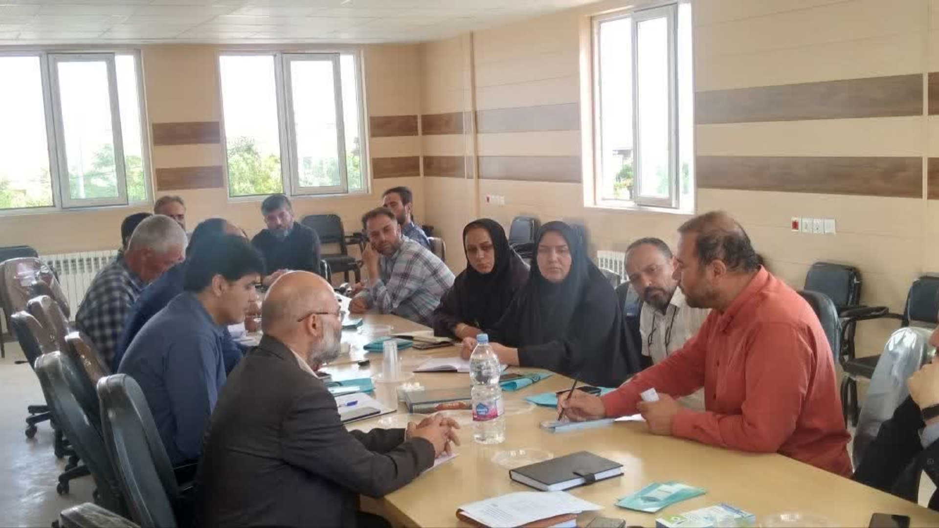 برگزاری کارگاه آموزشی با عنوان قانون رسیدگی به تخلفات اداری، قانون سلامت اداری، تجربه نگاری ویژه دهیاران بخش خرقان شهرستان زرندیه