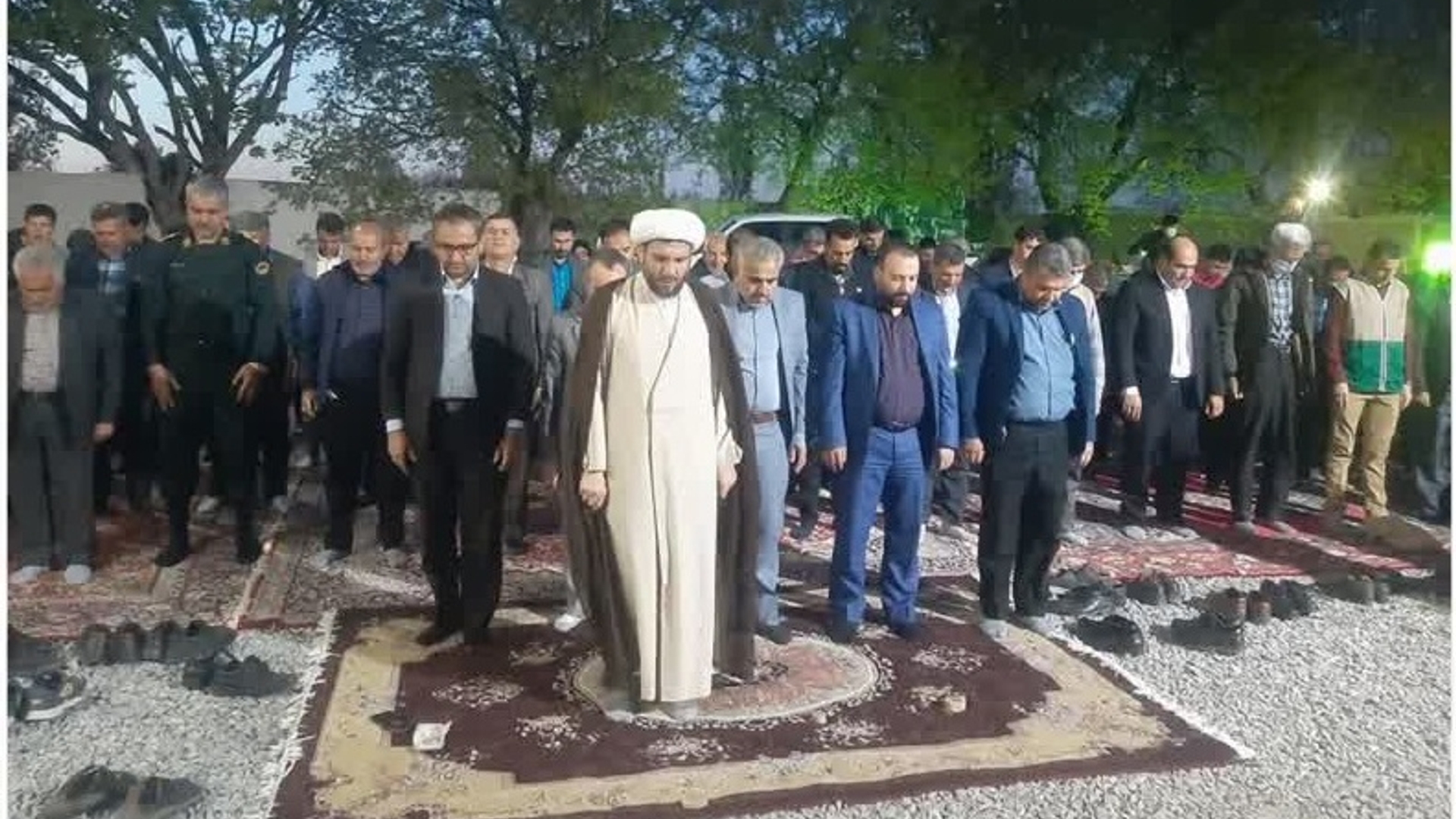 حضور مسئولین ارشد شهرستان و جمعی از مدیران-رؤسای ادارات و دستگاه های اجرایی در مراسم افطاری و اطعام از سفره اکرام‌ علوی به همراه مددجویان بهزیستی و بازنشستگان فراجا