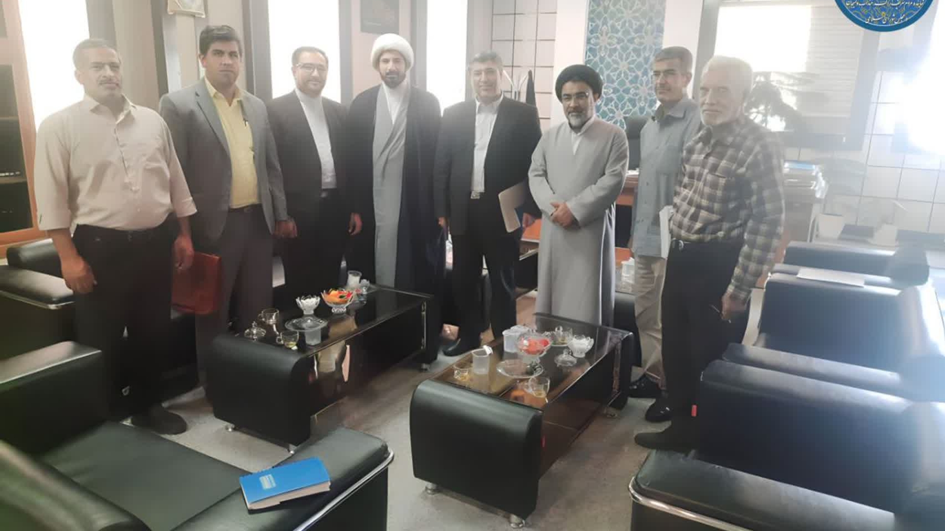 دیدار دکتر علی اکبر کریمی نماینده مردم شریف شهرستان های اراک، کمیجان و خنداب در مجلس شورای اسلامی به همراه فرماندار کمیجان، امام جمعه میلاجرد و نمایندگان مرزیجران با رییس کل دادگستری استان مرکزی و پیگیری مشکل اوقافی