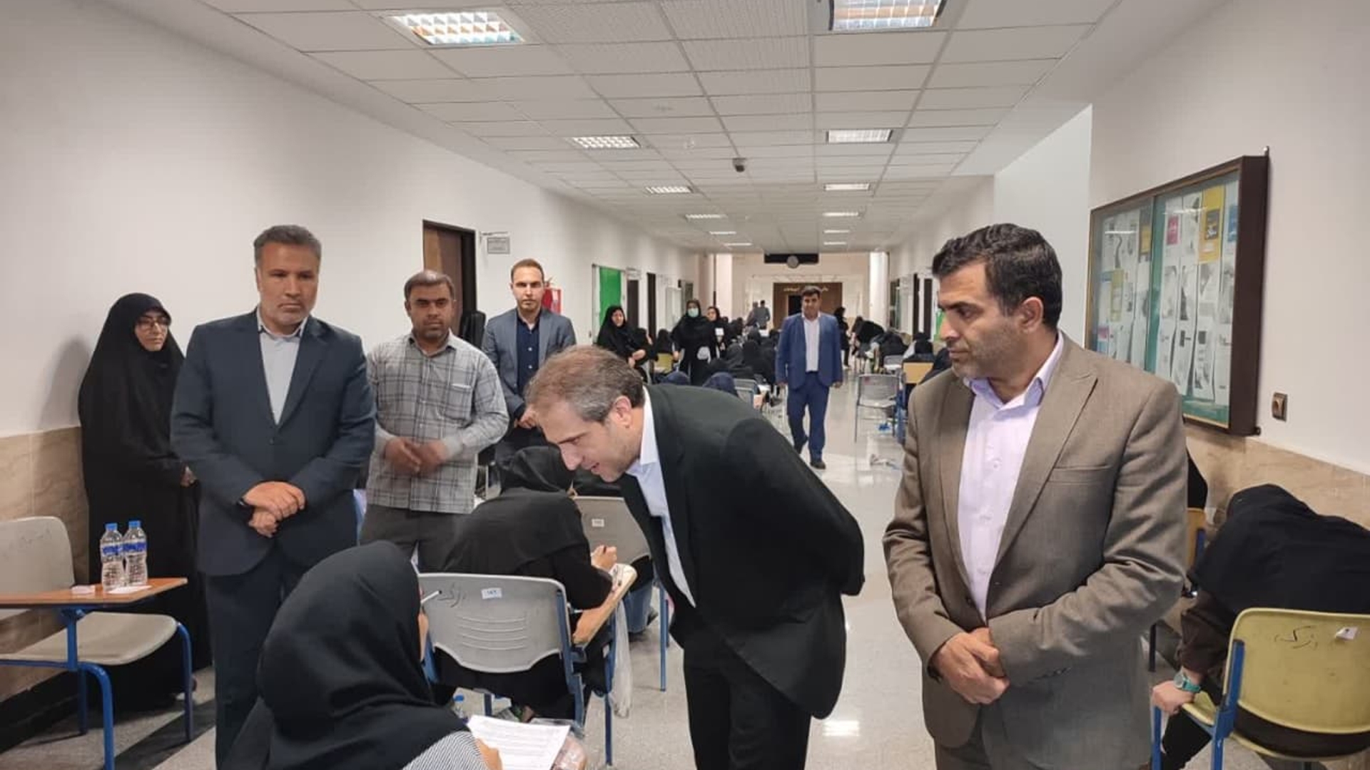 بازدید مهدی الیاسی معاون استاندار و فرماندار ویژه شهرستان ساوه از حوزه های برگزاری آزمون کنکور سراسری