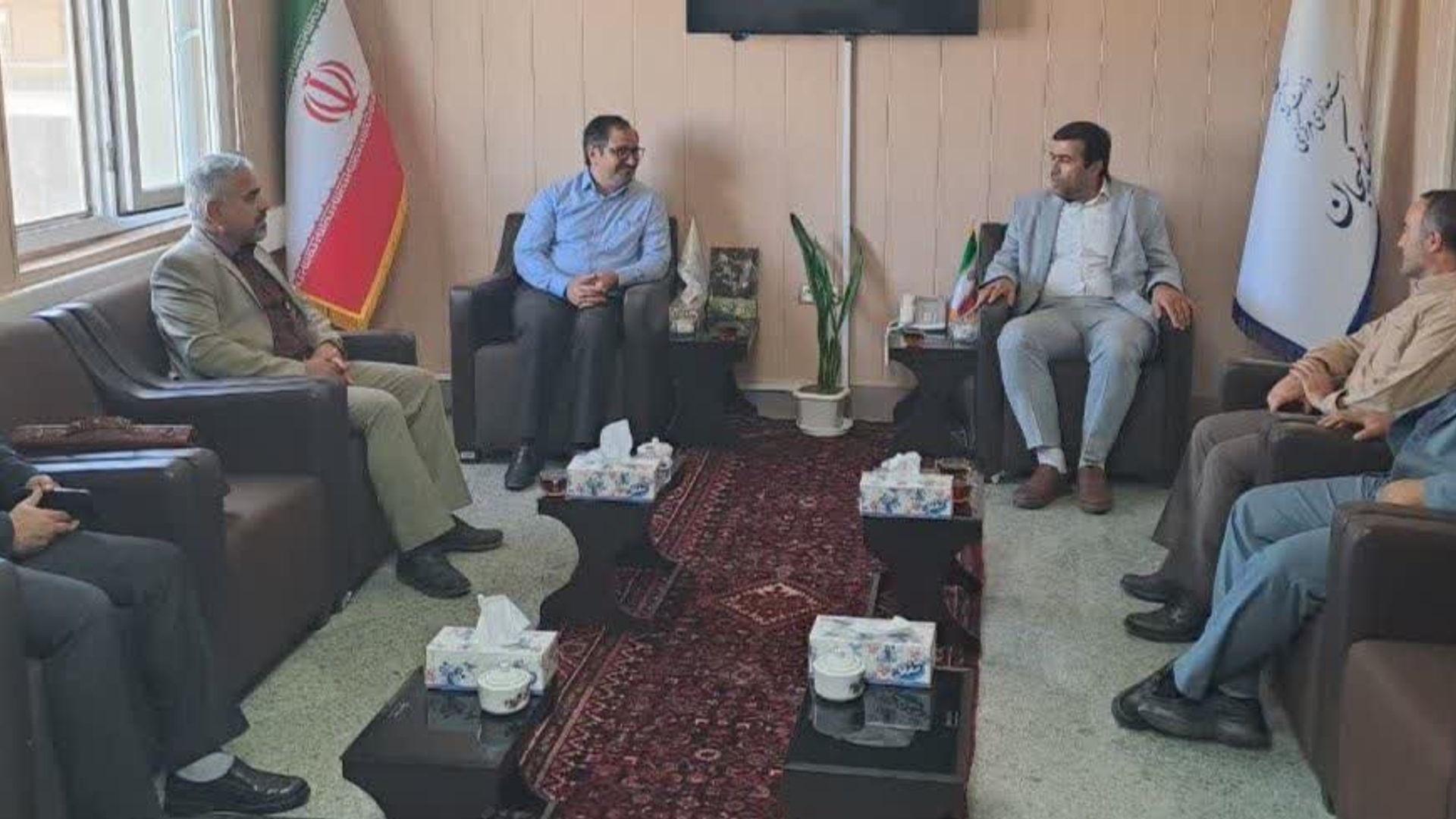 دیدار مدیرکل تامین اجتماعی استان با فرماندار