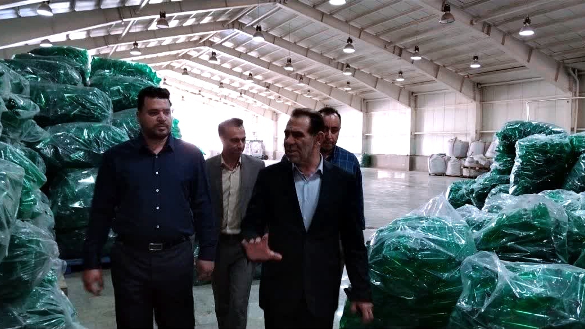 بازدید سرپرست فرمانداری از شرکت بهنوش شهر آستانه