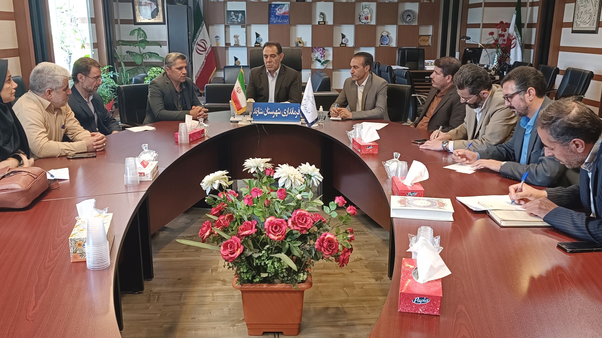 برگزاری جلسه نهضت ملی مسکن با حضور سرپرست  فرمانداری شهرستان  شازند