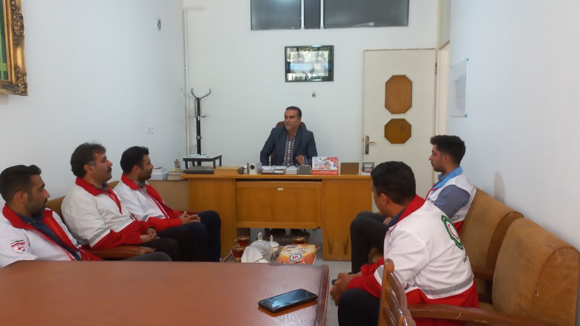 دیدار مدیر و اعضای جمعیت هلال احمر شهرستان زرندیه با جناب آقای شالیان مقدم بخشدار زاویه.