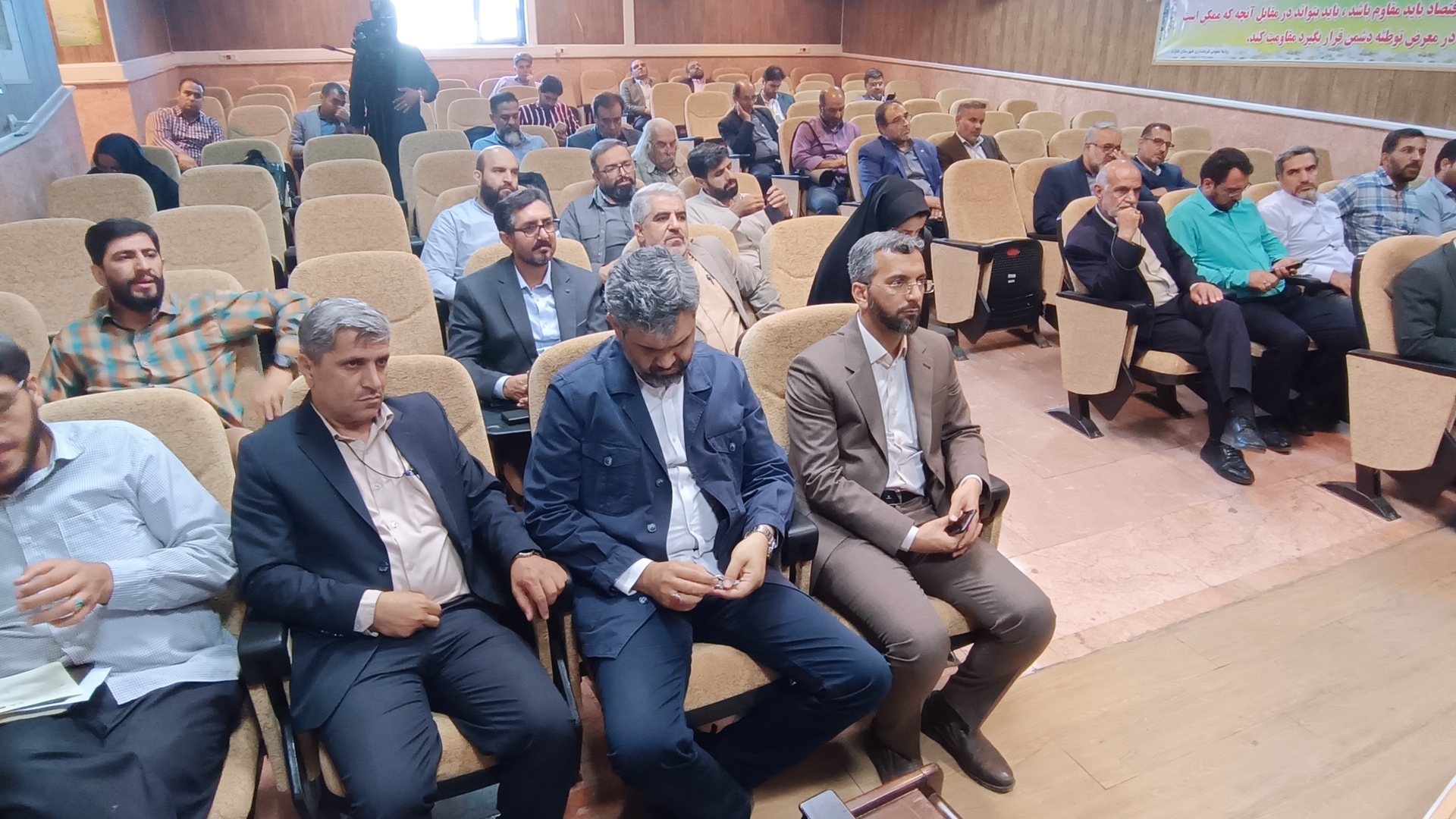 جلسه بررسی مسائل و مشکلات شهرستان شازند با حضور رئیس بنیاد مستضعفان انقلاب اسلامی و استاندار مرکزی