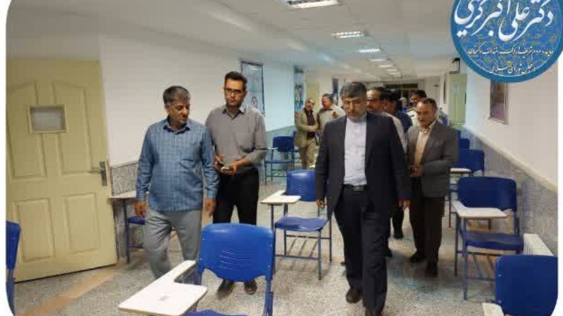 بازدید دکتر علی اکبر کریمی نماینده مردم شریف شهرستان های اراک، کمیجان و خنداب در مجلس شورای اسلامی به همراه فرماندار شهرستان کمیجان، رییس دانشگاه پیام نور استان، معاونین فرماندار، معتمدین شهرستان و بخشدار مرکزی کمیجان از دانشگاه پیام نور