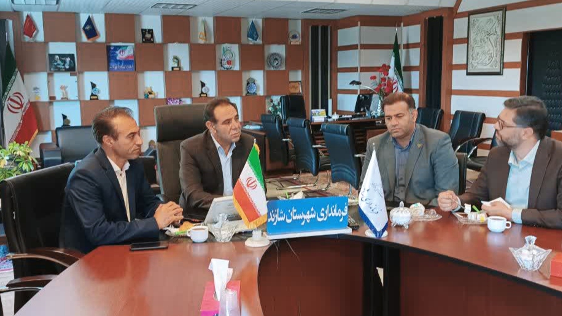 دیدار و نشست سرپرست فرمانداری شهرستان شازند با مدیرکل راه آهن استان مرکزی