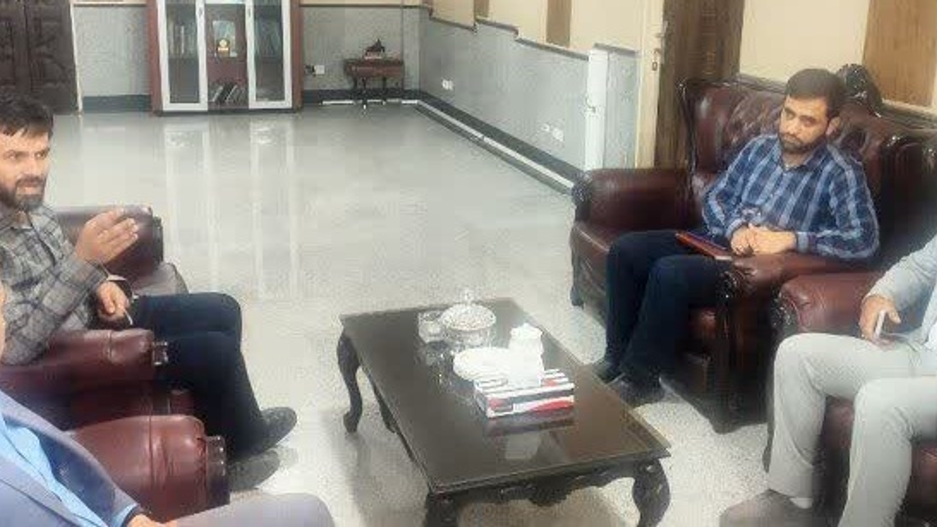 دیدار نماینده بنیاد برکت با سرپرست معاونت برنامه‌ریزی و امور عمرانی