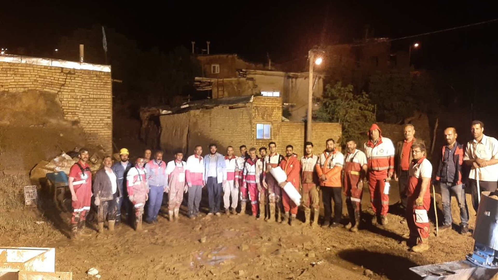 خسارت جزئی سیلاب در فراهان- خدمات‌رسانی فوری ستاد مدیریت بحران در منطقه سیل‌زده