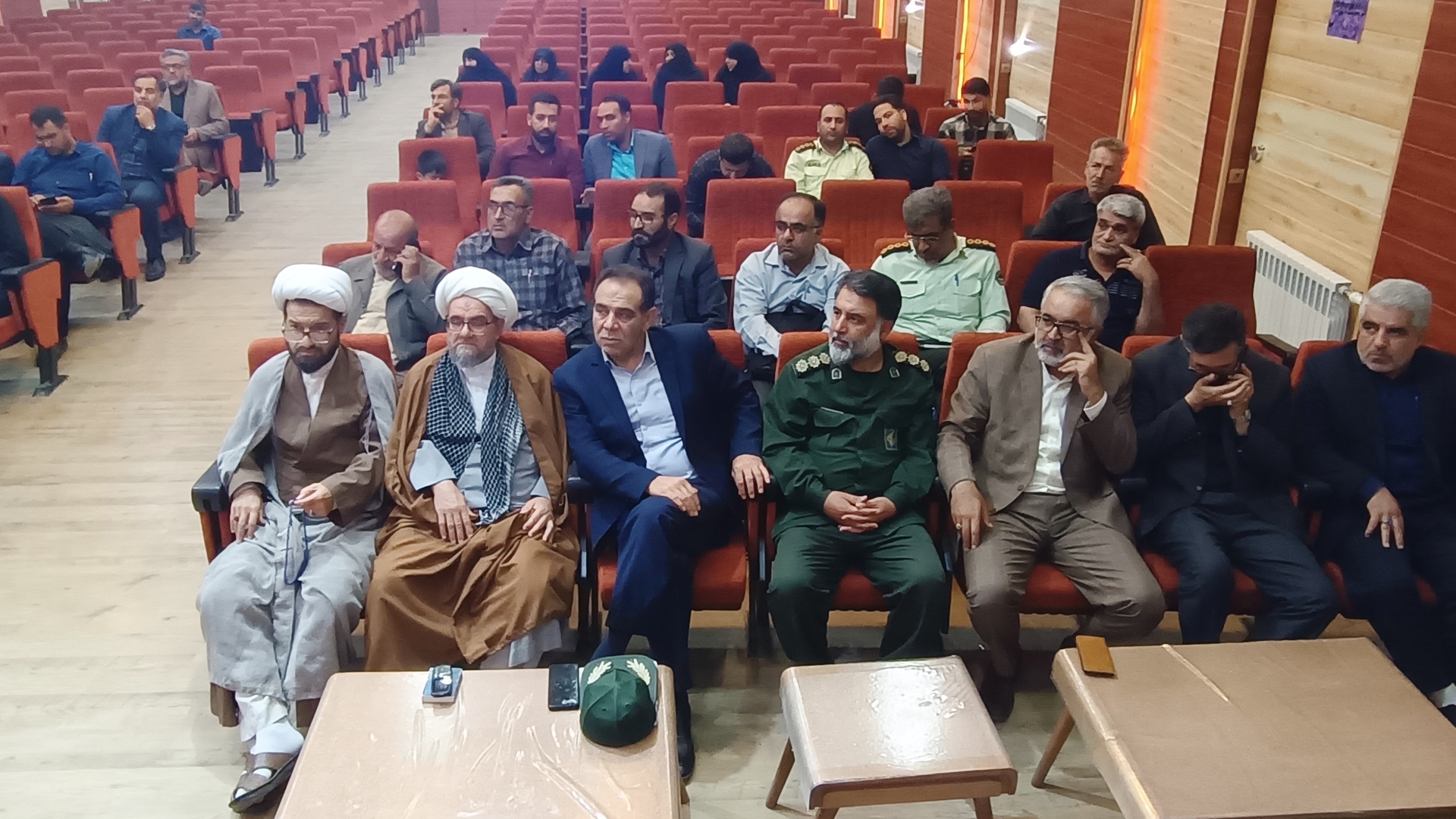 برگزاری اولین گردهمایی مداحان، شعرا، پرچمداران و پیر غلامان حضرت اباعبدالله الحسین (علیه‌السلام) شهرستان شازند با حضور سرپرست فرمانداری