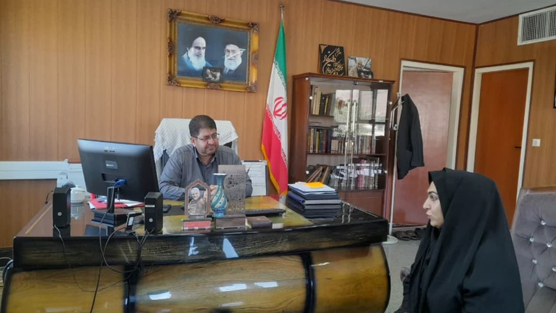 دیدار چهره ‌به ‌چهره محمدرضا رضایی فرماندار شهرستان تفرش با شهروندان       :