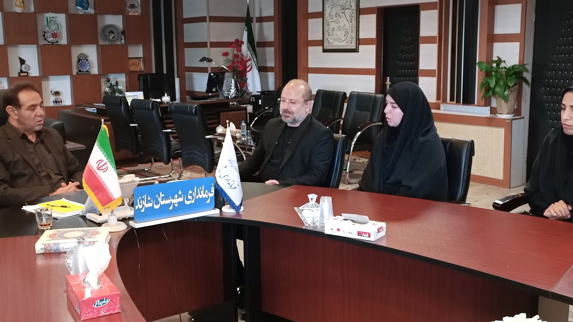 دیدار و نشست سرپرست فرمانداری شهرستان شازند با مدیرکل کتابخانه های عمومی استان مرکزی