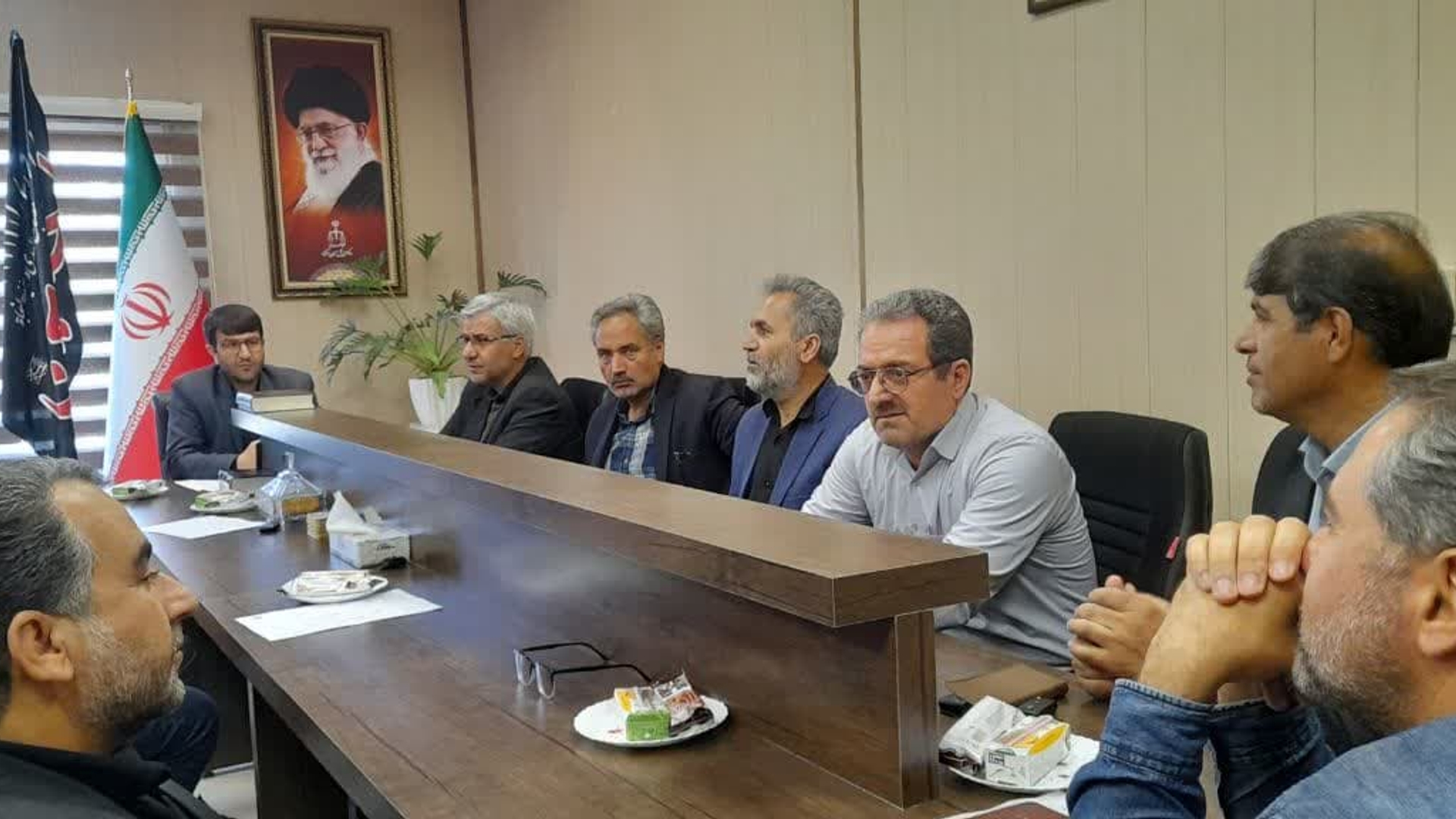 جلسه هماهنگی احداث مجموعه ورزشی با همکاری شرکت پلیمر یاس خمین برگزار شد