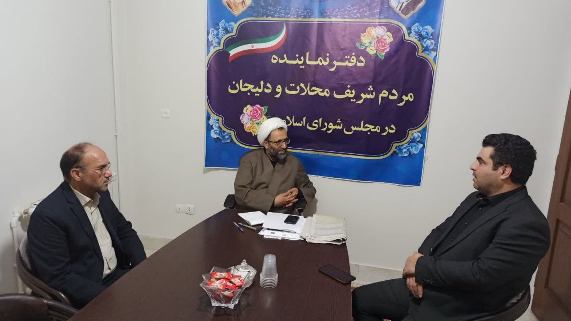 دیدار معاون برنامه ریزی و عمرانی فرمانداری محلات با نماینده مردم شریف محلات و دلیجان