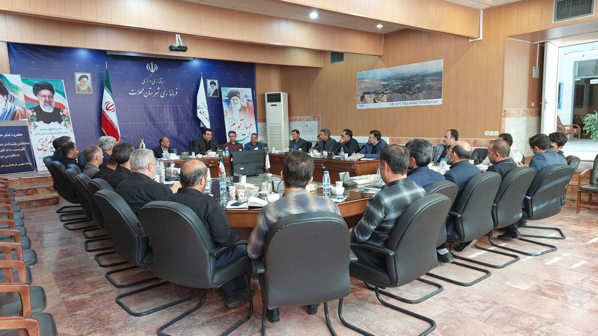 جلسه مشترک ستاد مدیریت بحران و شورای پدافند غیر عامل شهرستان محلات