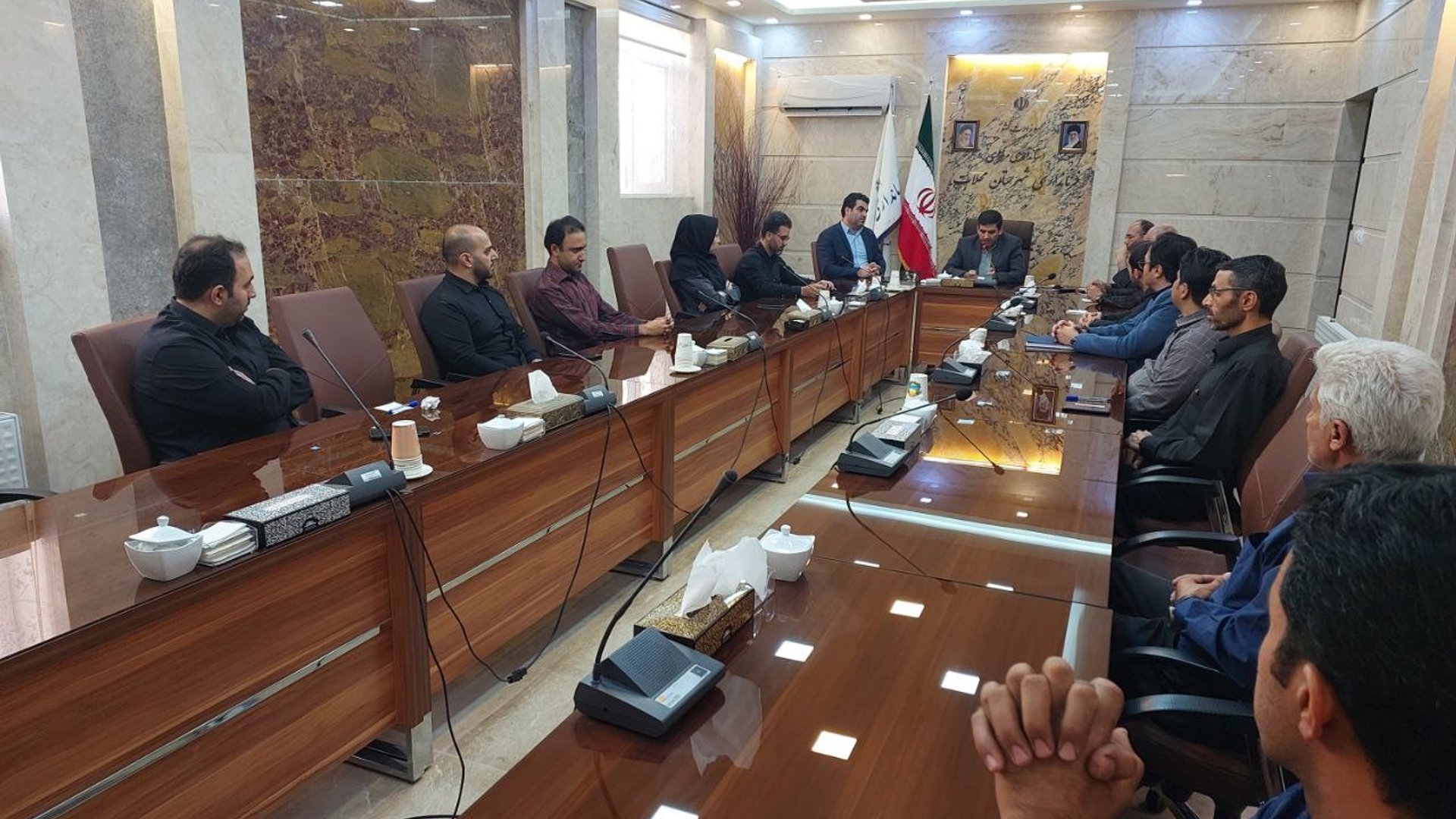 جلسه داخلی کارکنان فرمانداری و بخشداری با سرپرست جدید فرمانداری شهرستان محلات