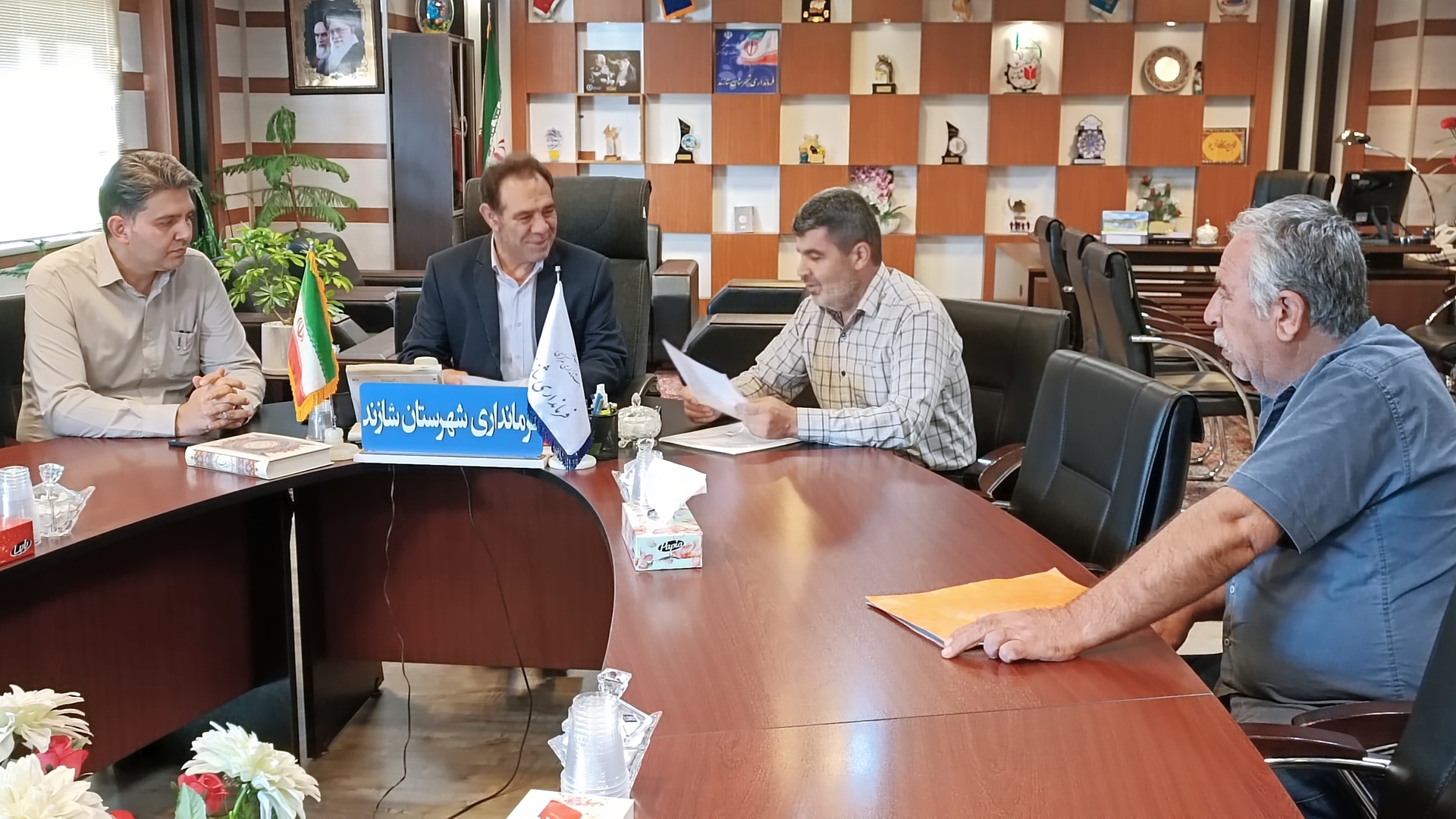 ملاقات مردمی سرپرست فرمانداری شهرستان شازند در روز دوشنبه ۱۶ مرداد ماه برگزار شد