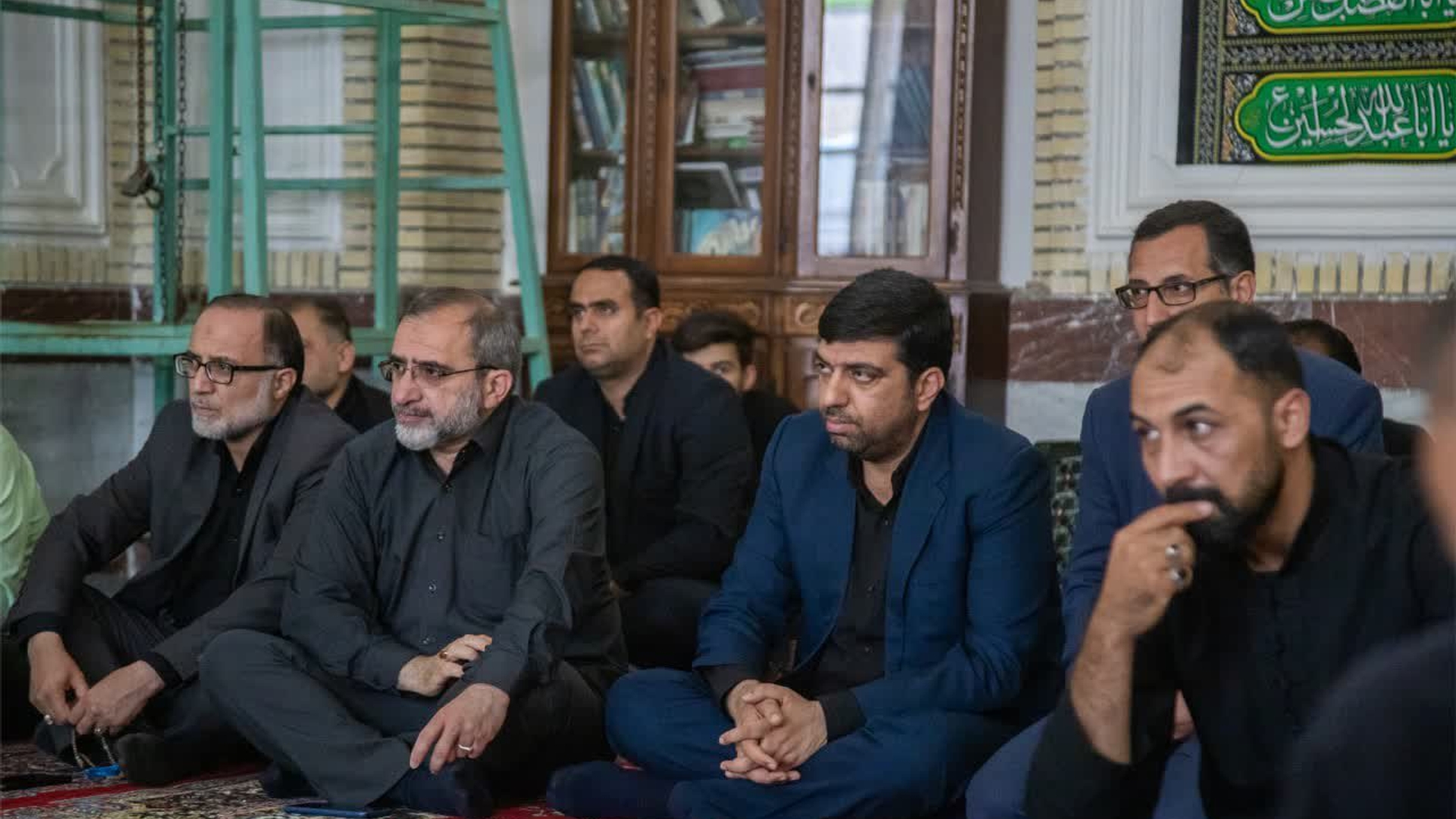 حضور استاندار مرکزی به همراه معاون توسعه مدیریت و منابع استانداری در ه‍یئت عزاداران حسینی