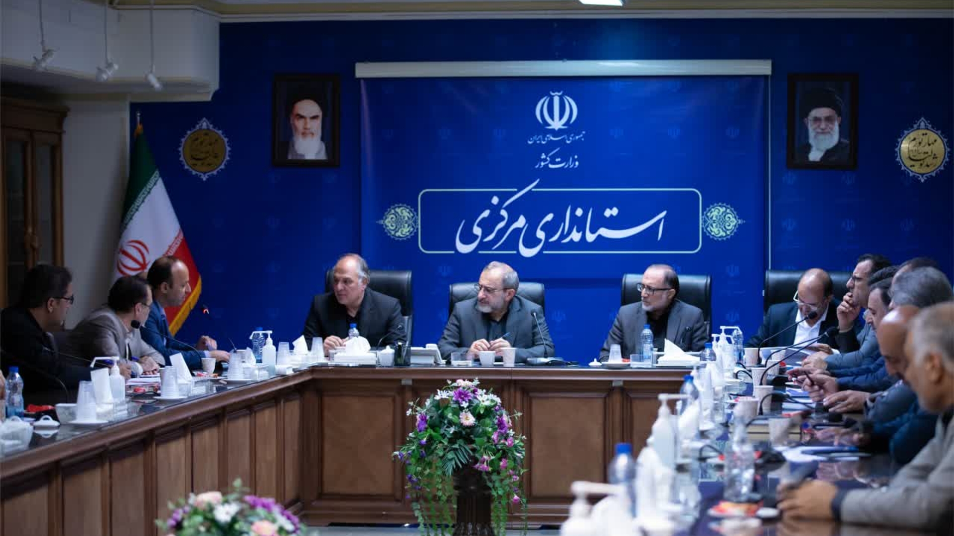 🔹‌نشست کارگروه مولدسازی دارایی‌های دولت در استان مرکزی به ریاست استاندار و با حضور دکتر سید مجتبی آل یاسین معاون توسعه مدیریت و منابع استانداری، معاونین، مدیران دستگاه‌های اجرایی و سایر اعضا برگزار شد.