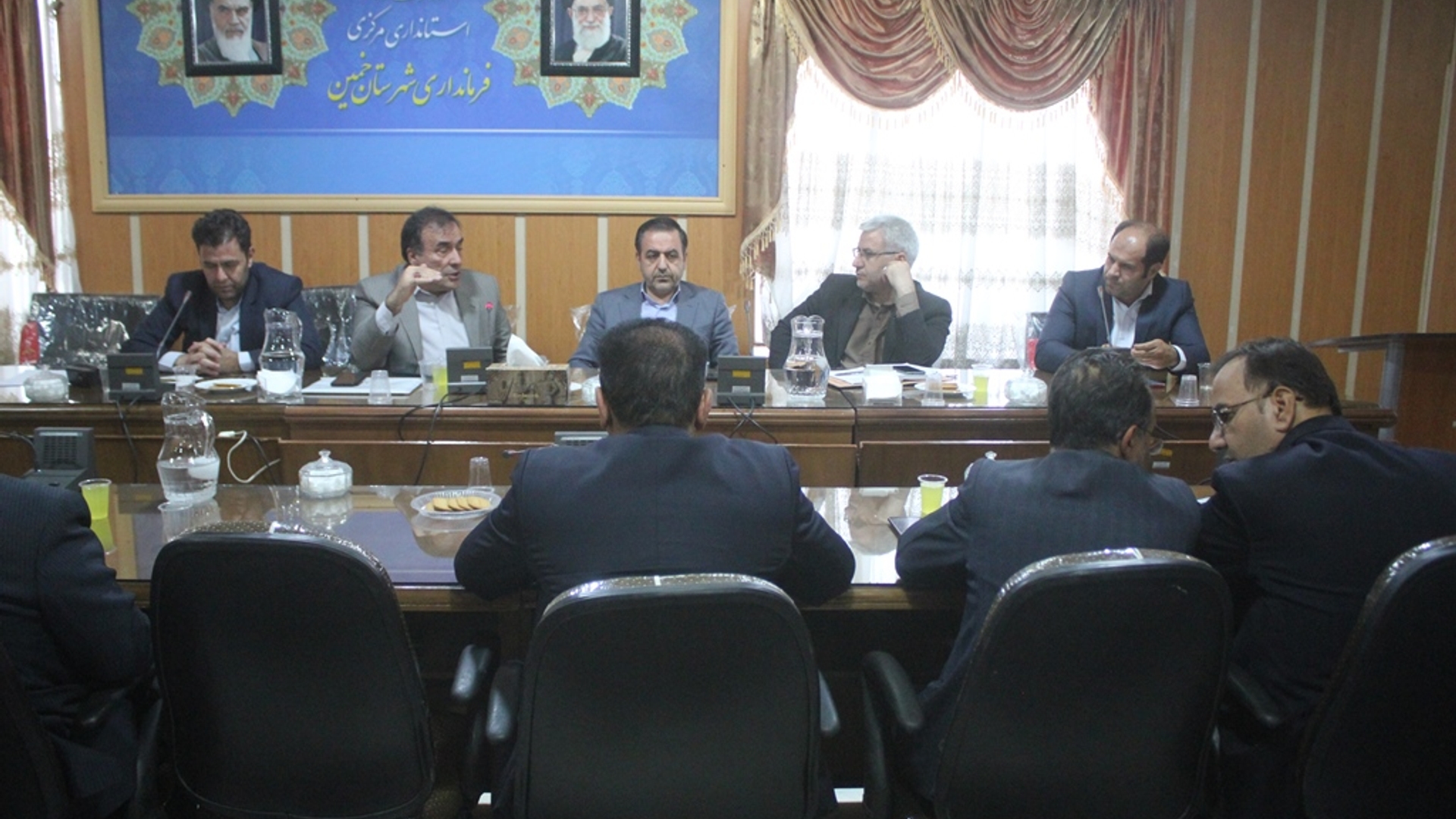 نشست بررسی مشکلات واحدهای صنعتی شهرستان خمین برگزار شد