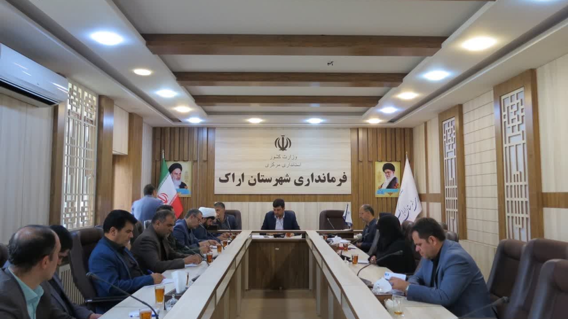 جلسه کارگروه علمی بررسی راهکارهای افزایش مشارکت درانتخابات شهرستان اراک به ریاست هادی فرماندار شهرستان اراک