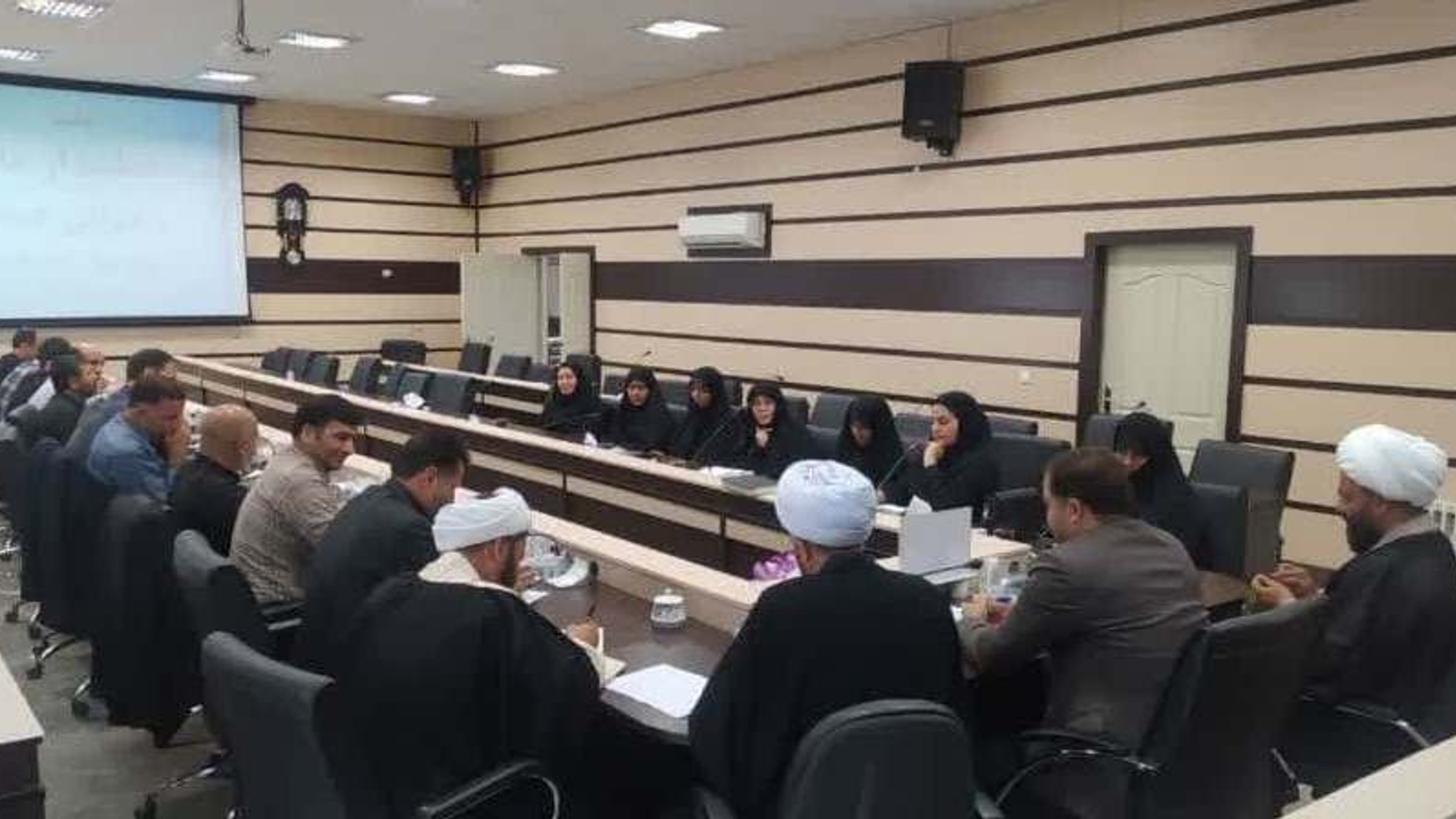 برگزاری جلسه ستاد حمایت ازخانواده و جوانی جمعیت