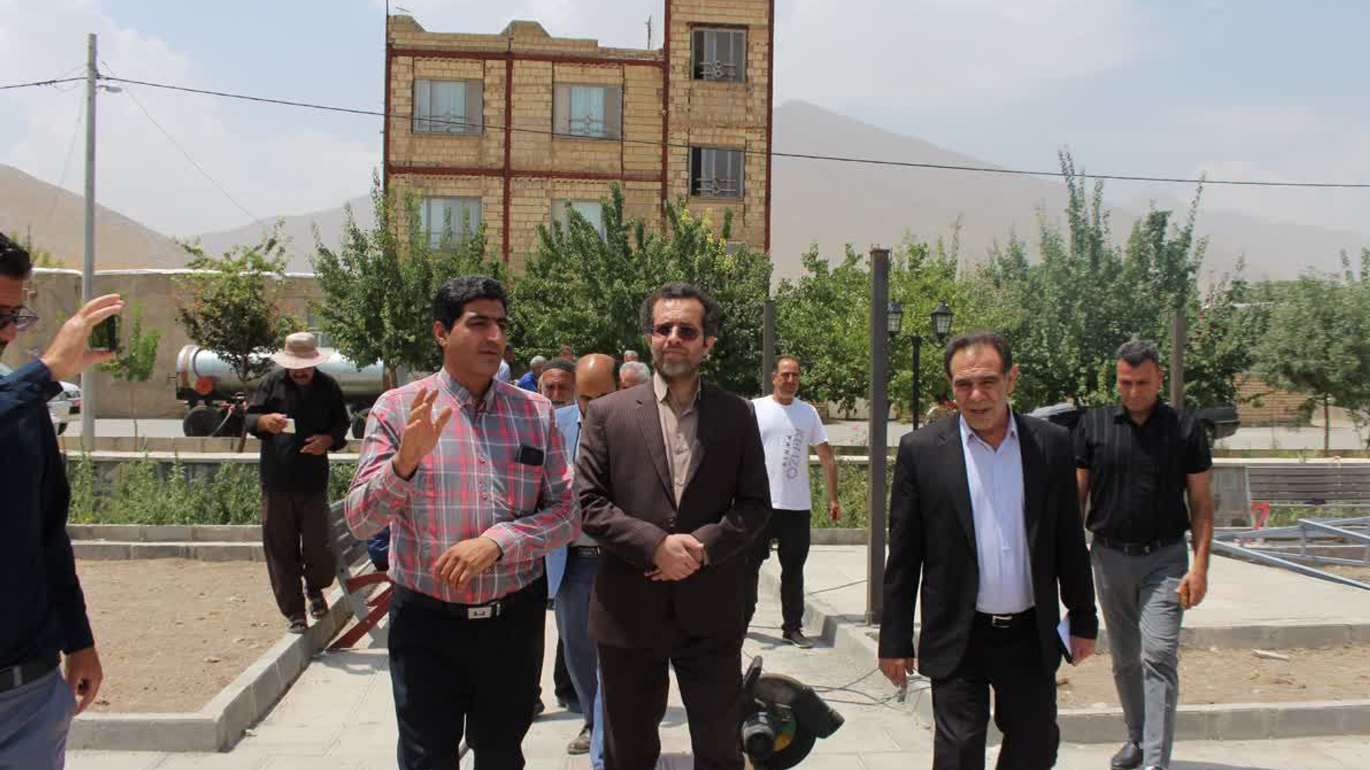 بازدید مدیرکل دفتر از روستاهای بخش قره کهریز شهرستان شازند